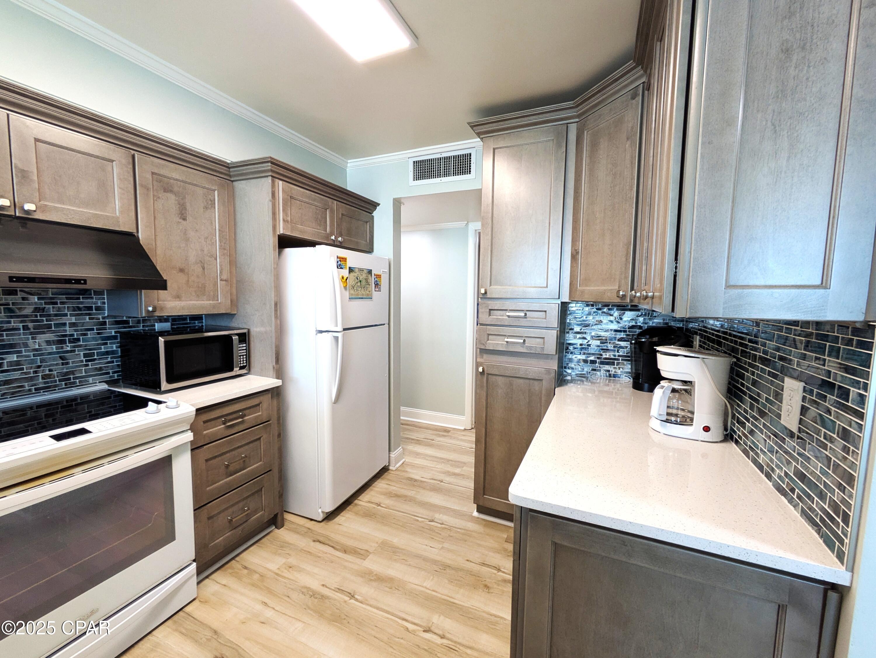 Image 3 For 7205 Thomas Drive E601