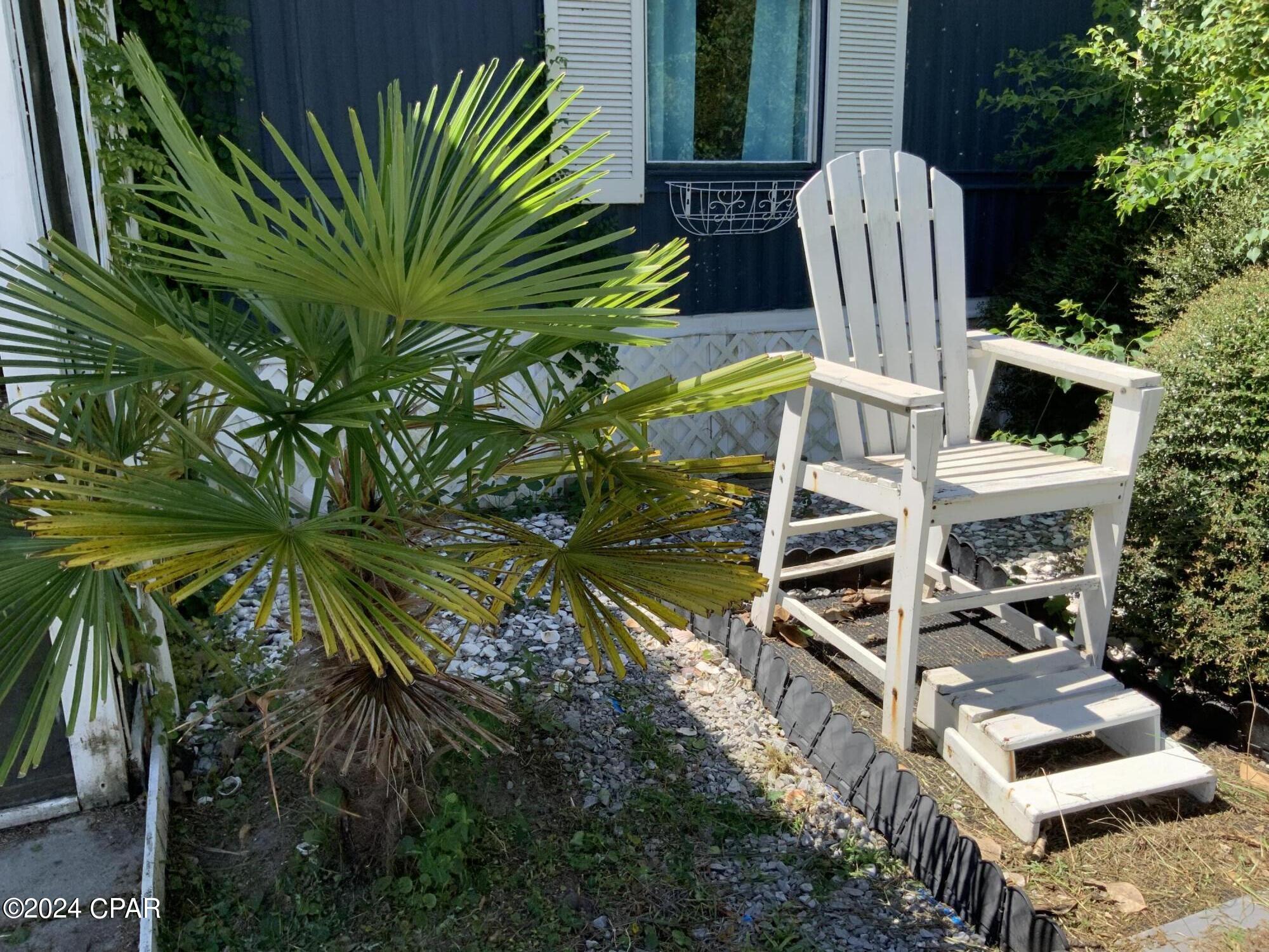 Image 13 For 7125 Beachwood Boulevard