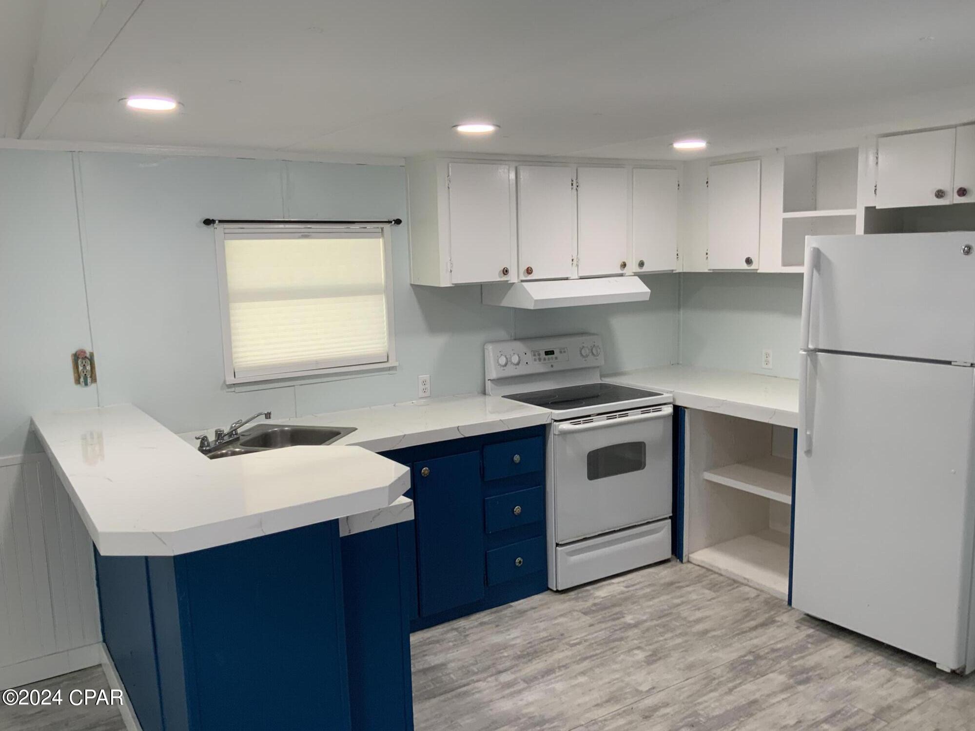 Image 5 For 7125 Beachwood Boulevard