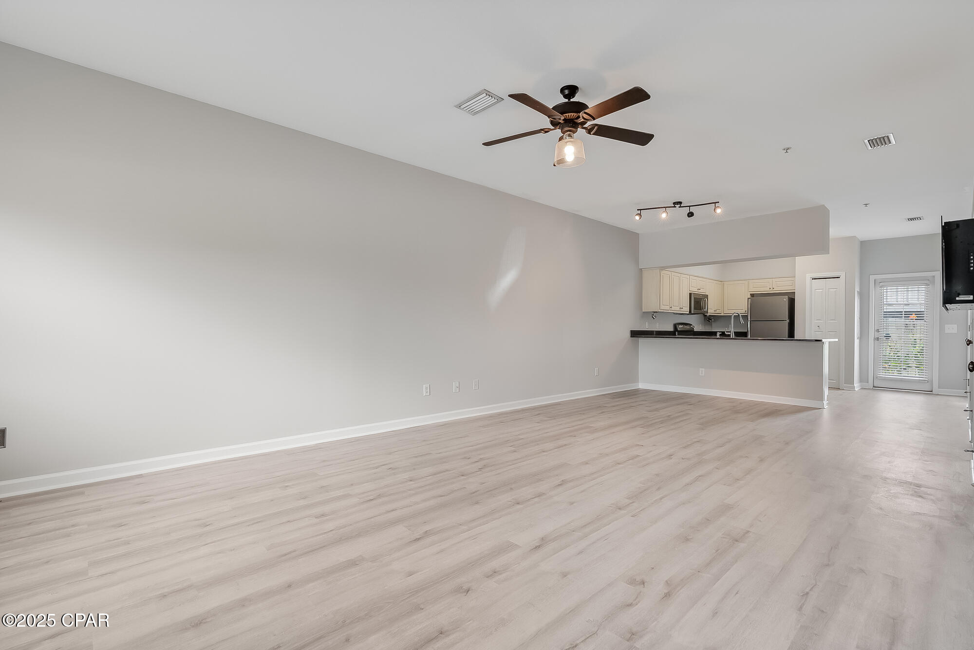 Jukpnzt057gicaeovnknzoa6pmswoxo3nfphzlosmei