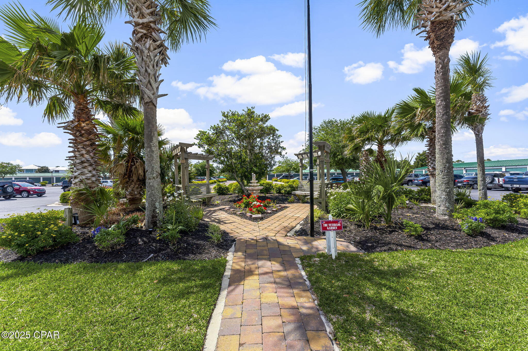 Mwvtvuyku6zvguukerv6d Iqkebw31xr89 Phyy 7em