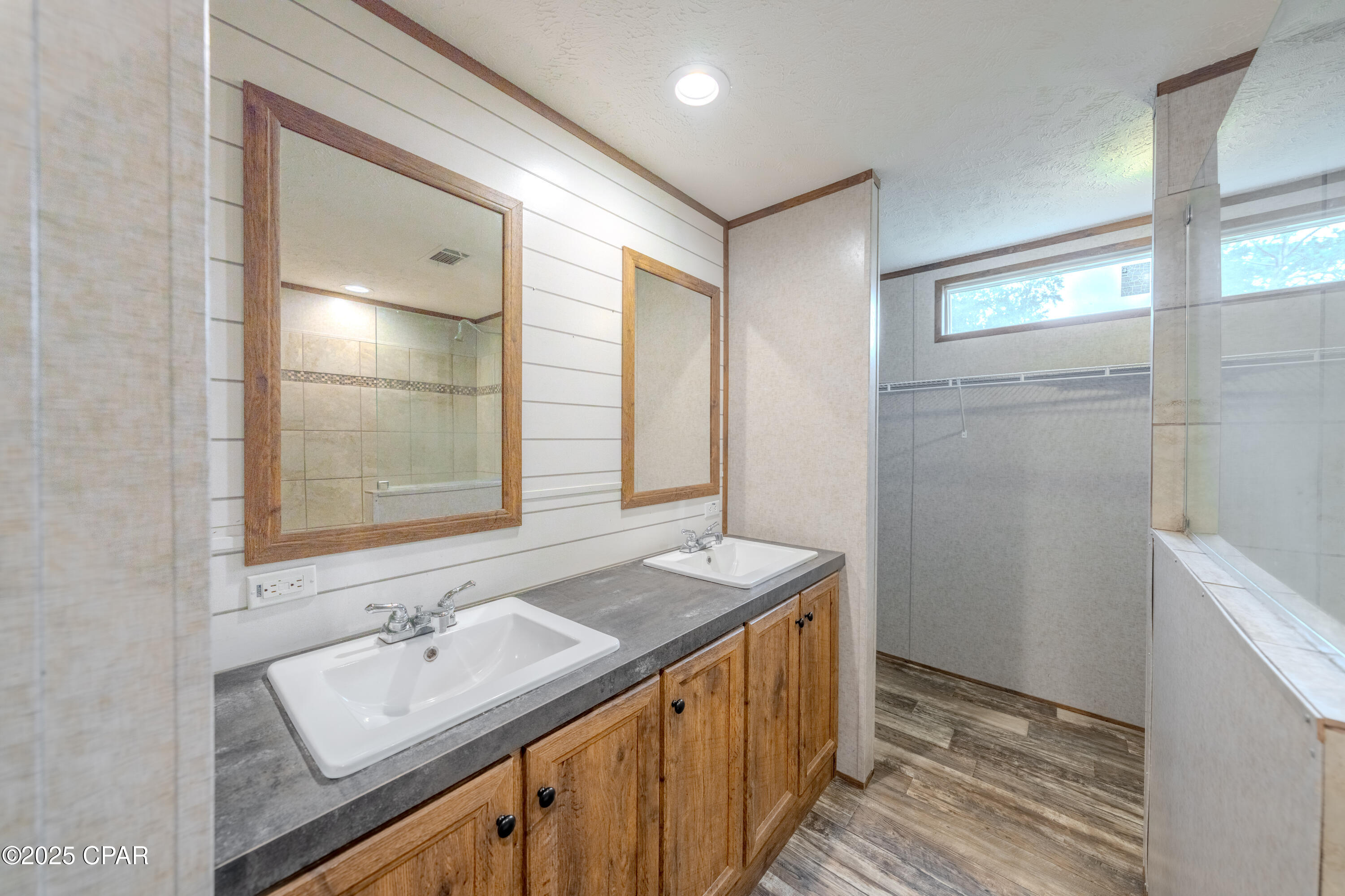 Oxisns Qzoefw3fgepigkboqrwft_qpruvmemeil6bi