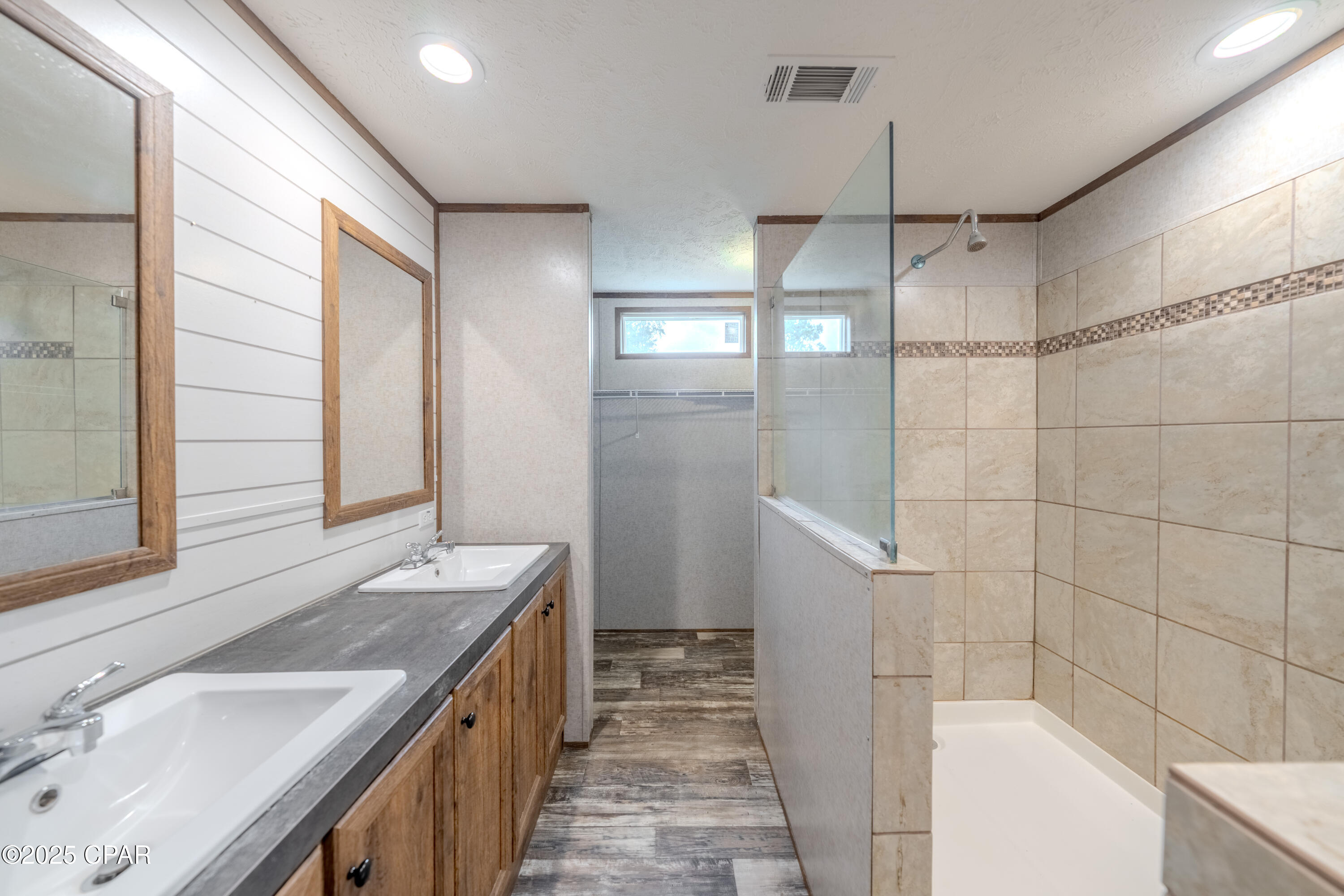 N_xointr4cfyamxx5rsi_skyvcbcspsivtwm7o6ktdg