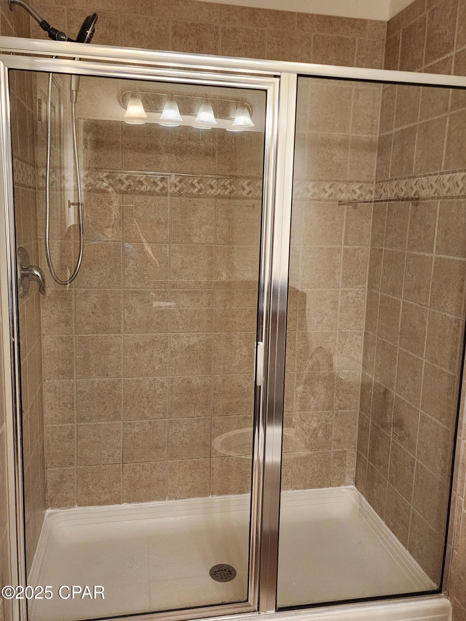 5r2pmagoxkpwxfeufi8t97rxa8r3ogqcea Uvi9upla