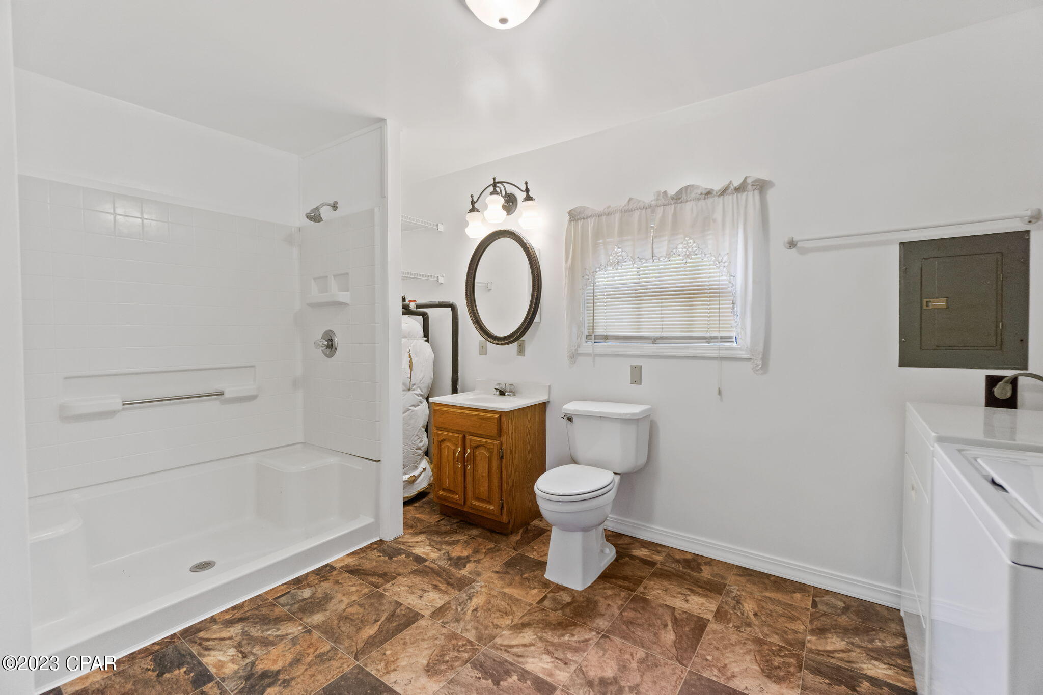 Tinh8 Zn1v7kpshk4p_1wu7wy2dyks2kxa050xeiclk