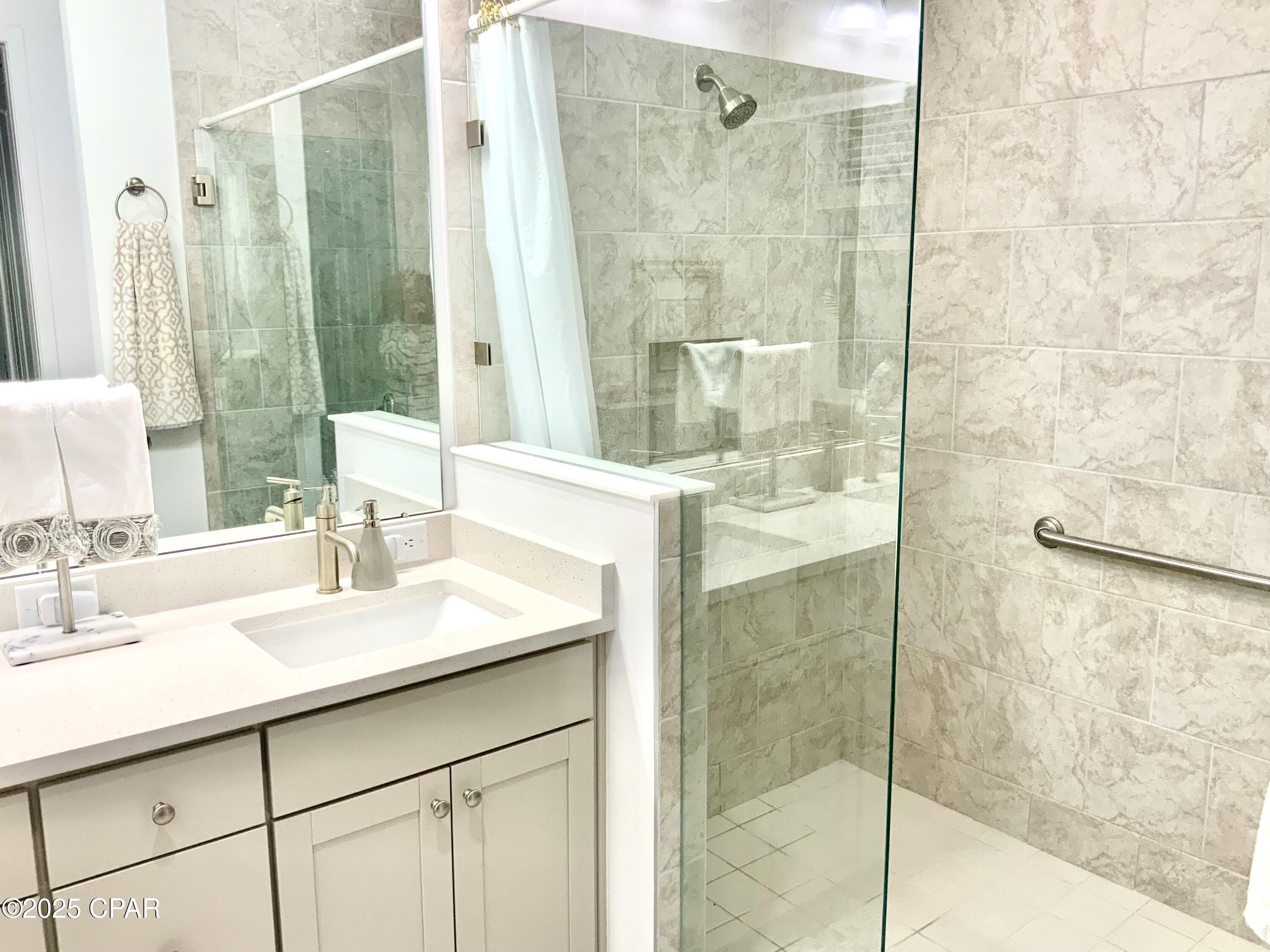 N8_gnsamfnmpfuutdct_hbarqklqrdukzvyujzjq4s8