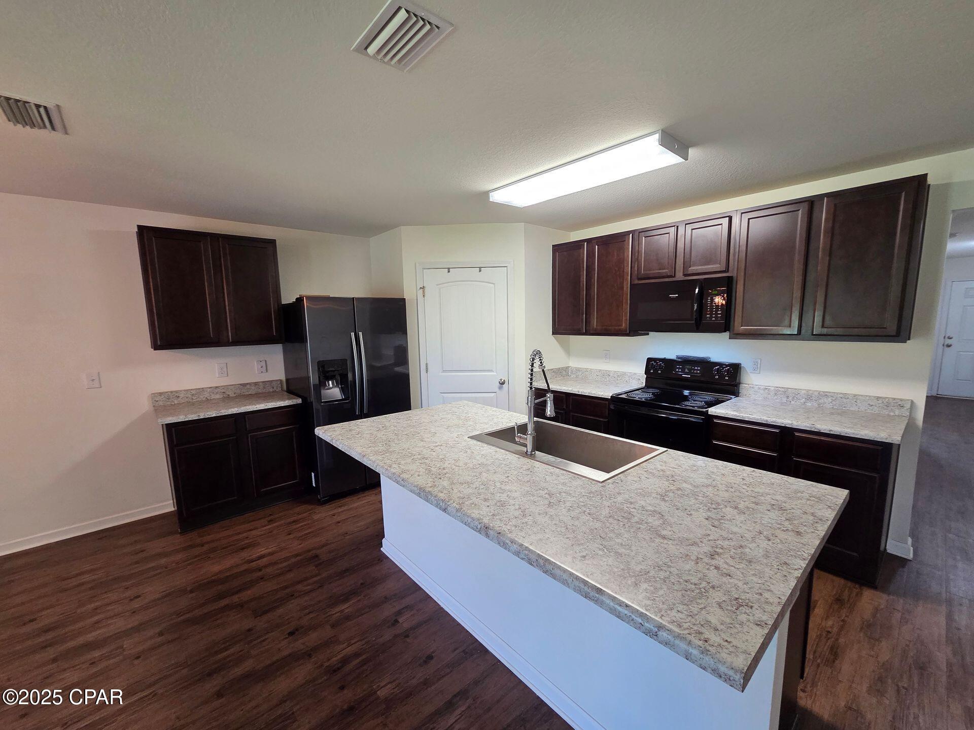 C2aibyyodmqyq2xhnkzx2cc9yfzw7uebyiohupzh7tw