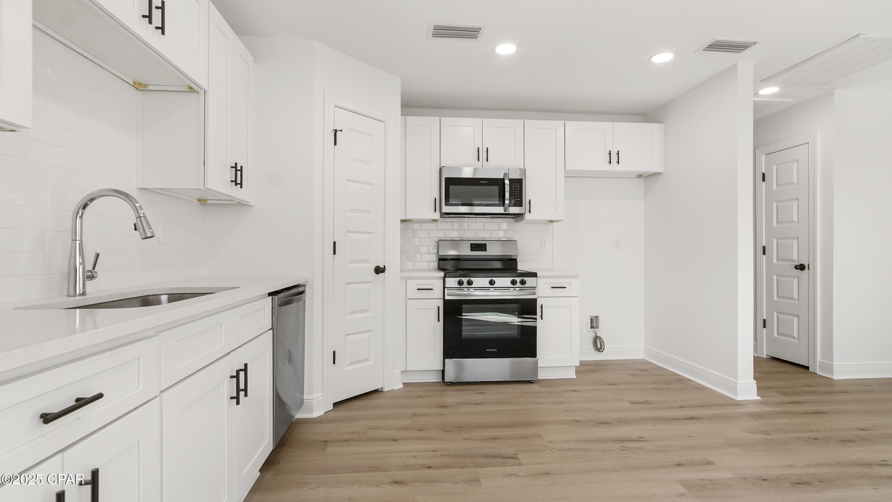 Dhponrb3bnyrorbihhdn0z5o3y6cyf5x3xtvbyx8v C