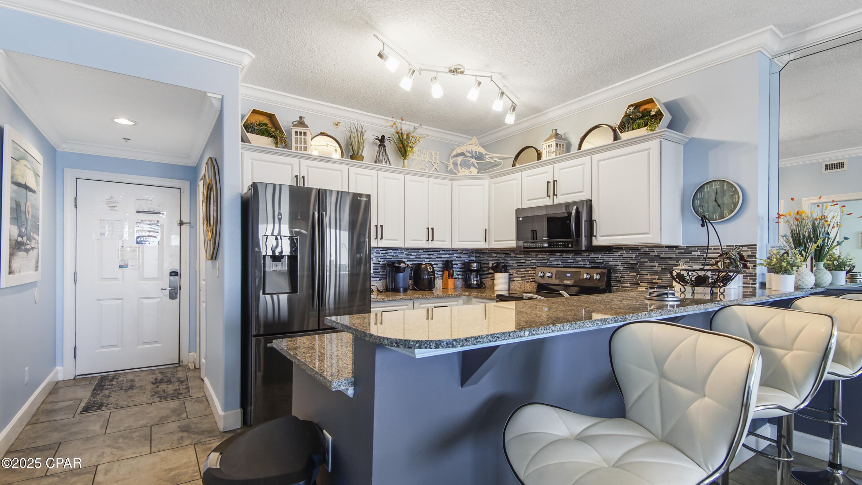 Lq1_1mv19tqtvjy_7bt4fksidesdwd65pxl6nb_uyxg