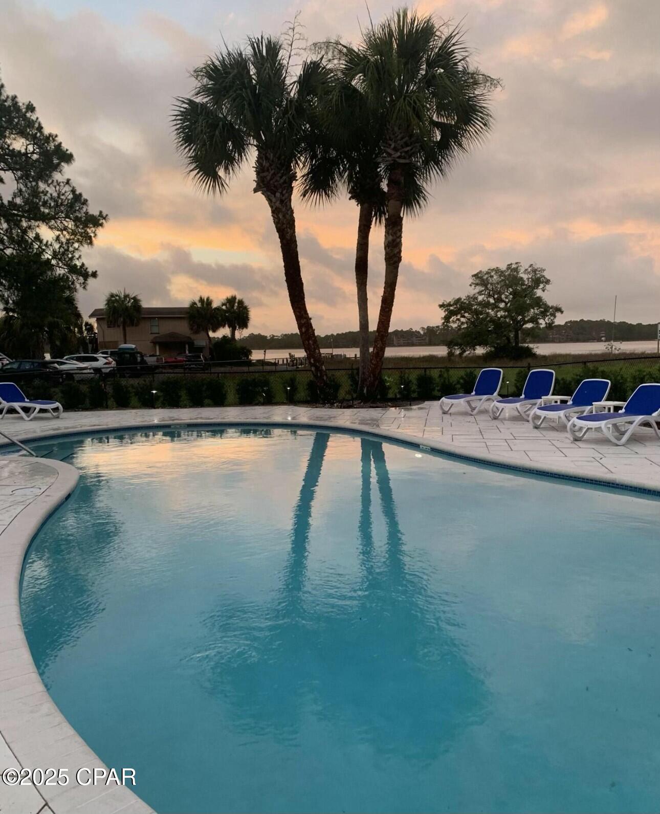 J3qosrkfdeurai I9y5ix Ciazaur4e3be1qzlvo3e8