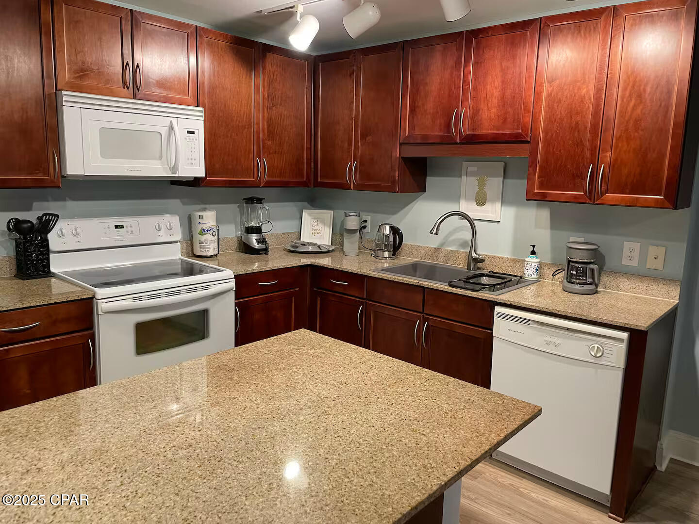 Image 7 For 9860 Thomas Drive 217