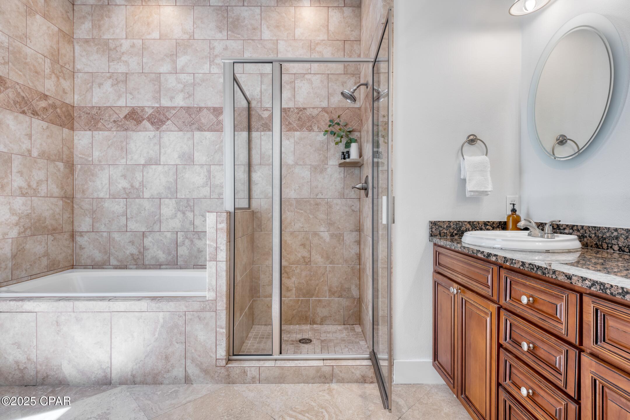 Tamwu8lldrx 3egg1jn3xcz9qn7hhcwkkjcdsqmqcja