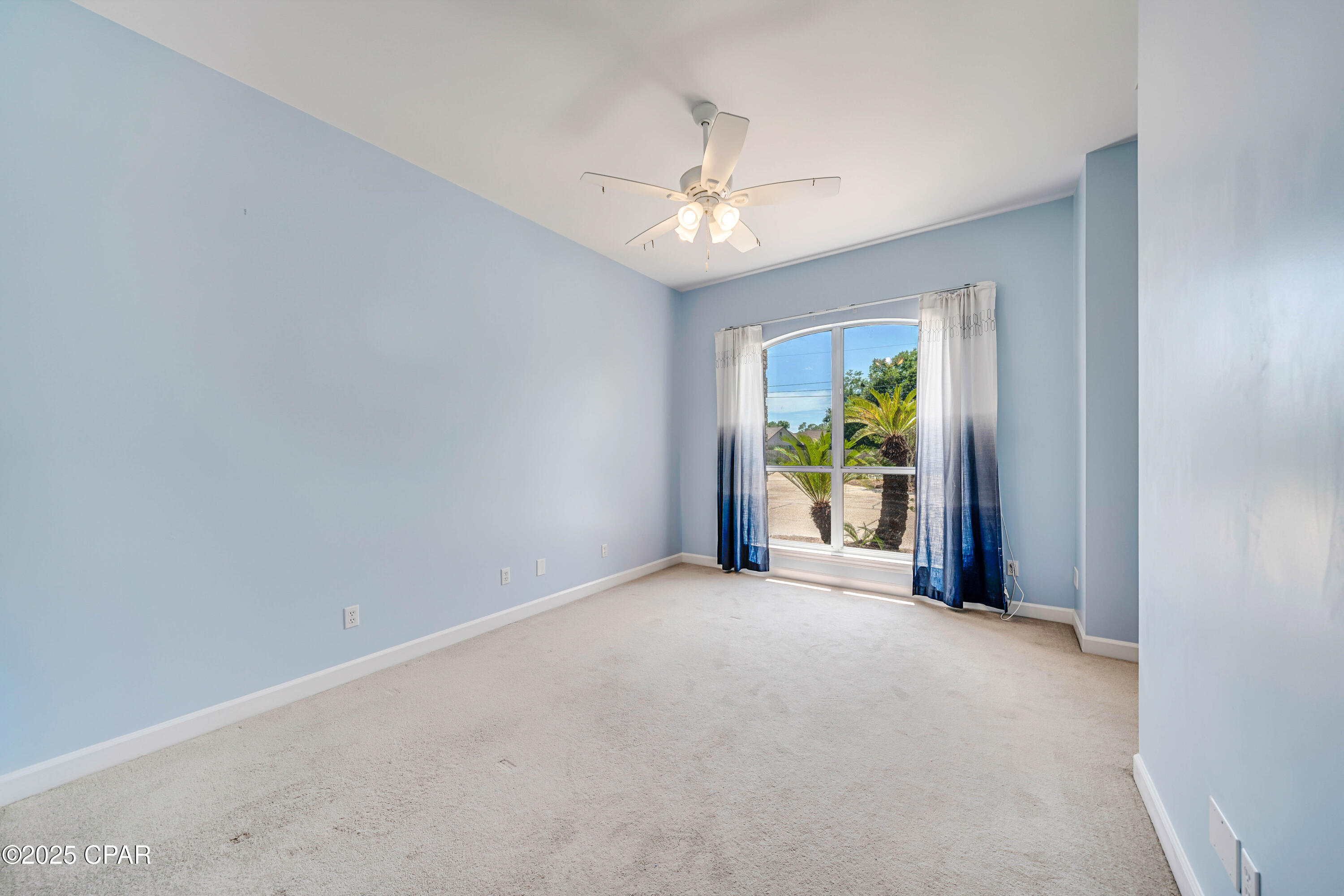 Conu7pfbgtbnzmtjycqzg8cymlr1xedjijv4l_ie1zm