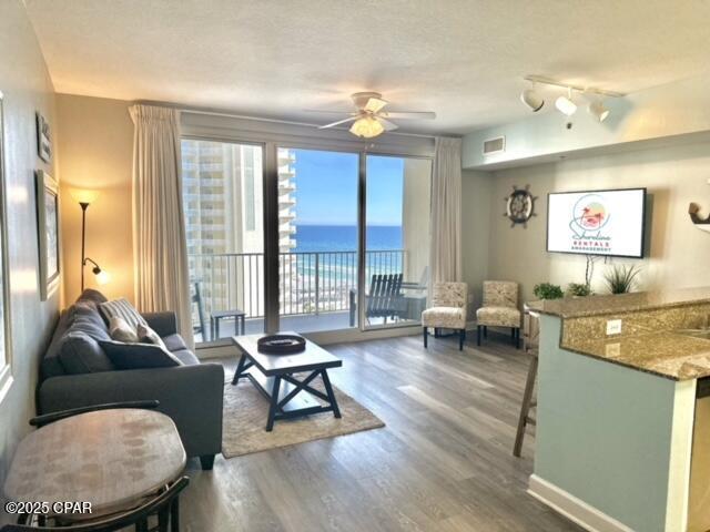 Image 2 For 9900 Thomas Drive 909