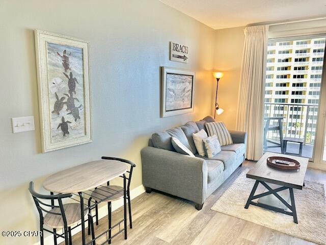 Image 9 For 9900 Thomas Drive 909