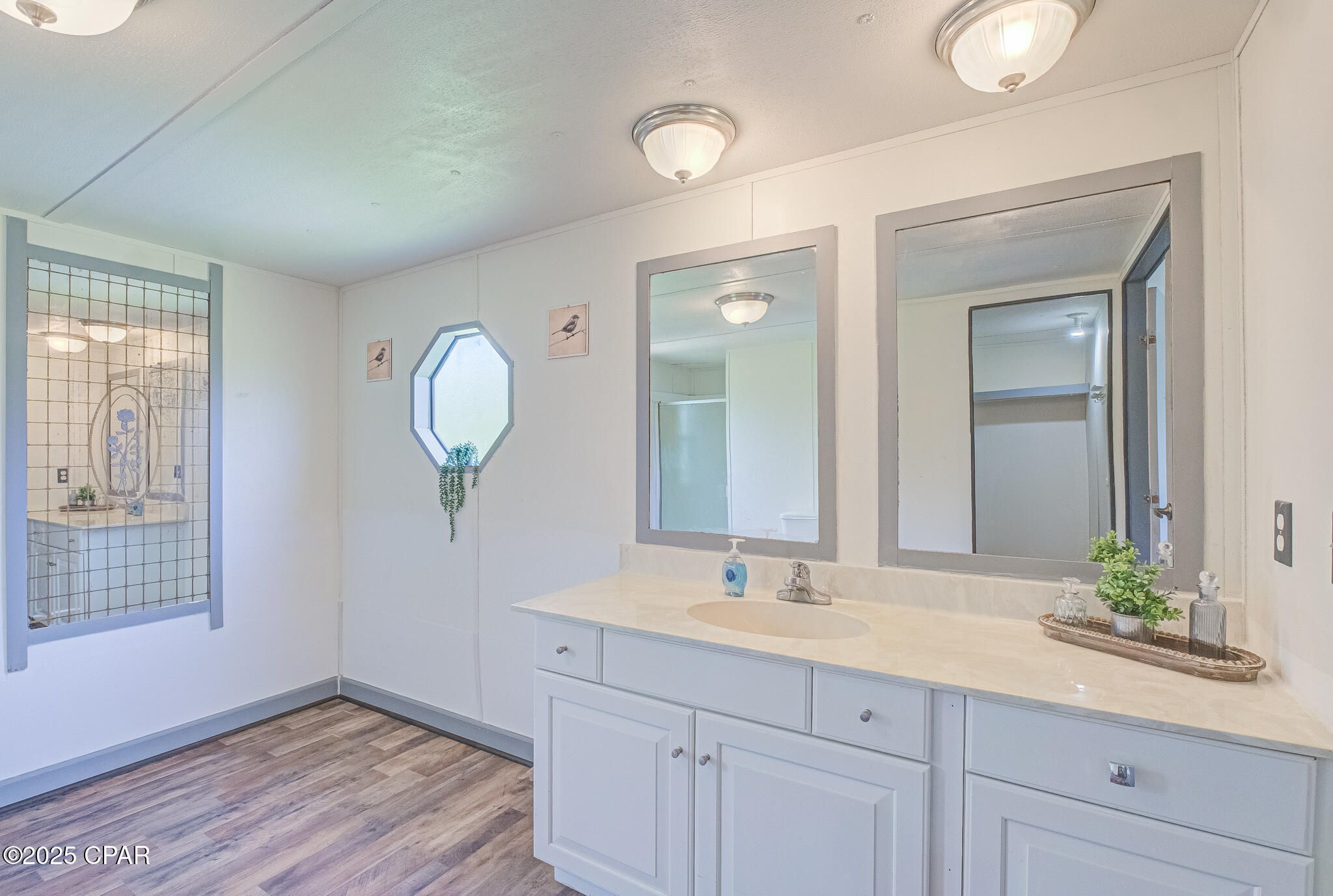 Gck1d5uind2fswbndctqiy8jz4et4oc0gv9yb46igyu