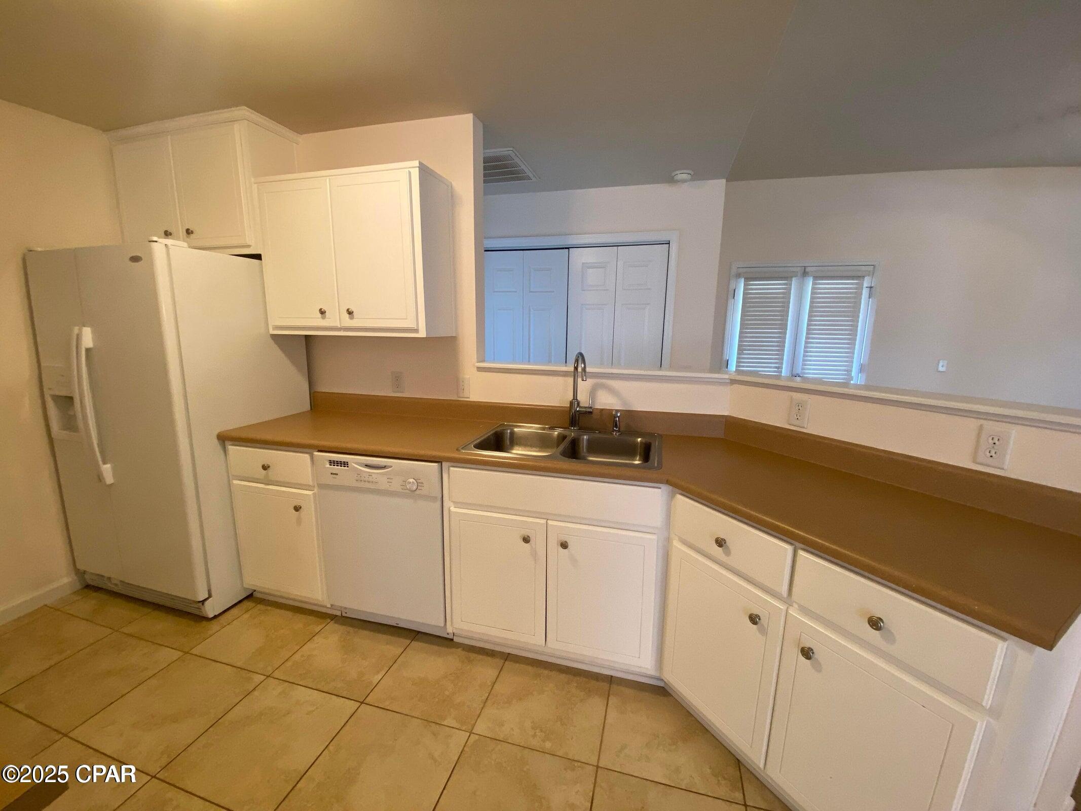 K3y 0nq82n6b3xop9zqrio6 R1yhygoytmvo_mfoyis