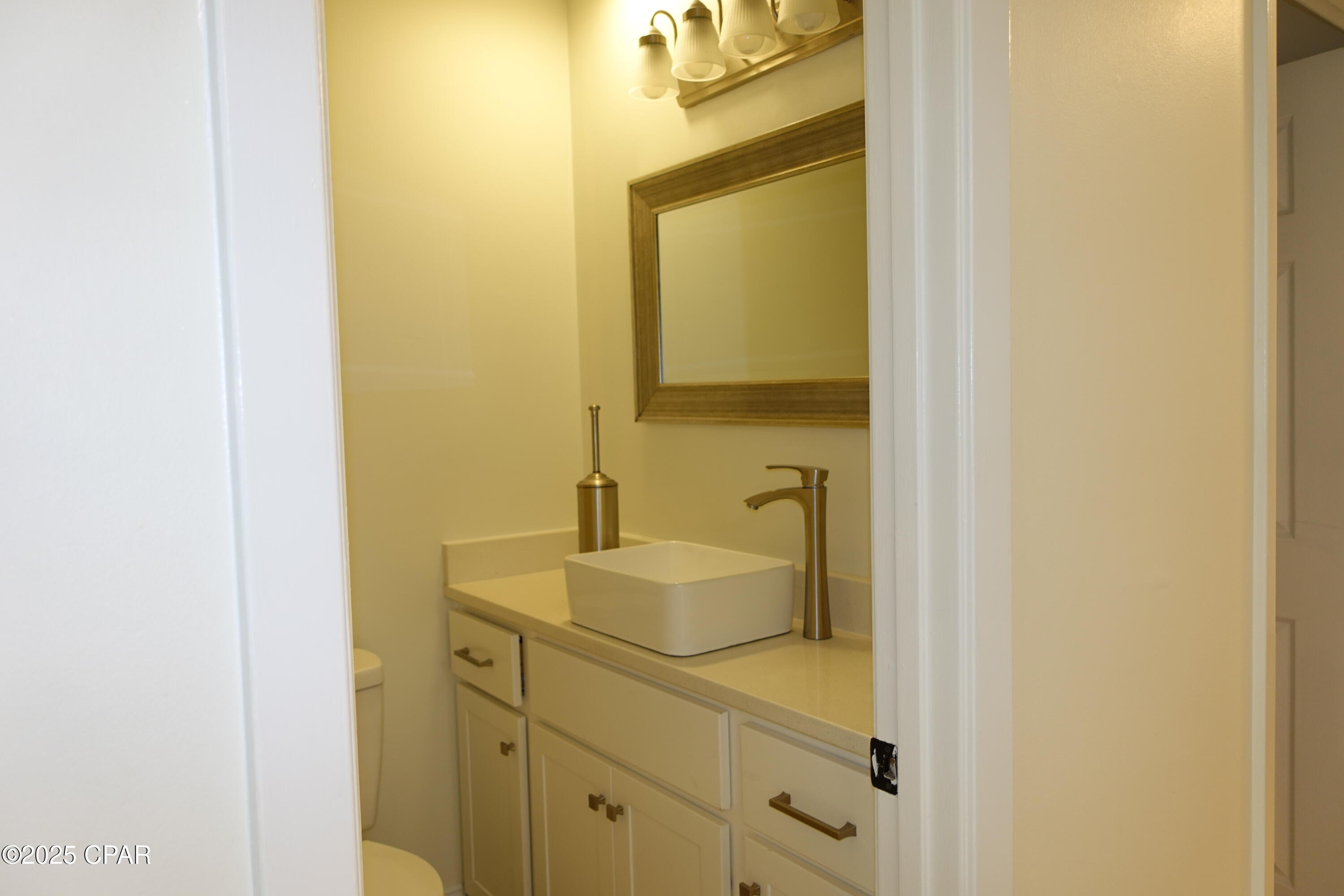 Dyx5arwqwts9dgg0ggduuaks_4yq5ftjio0gcfvpaqy