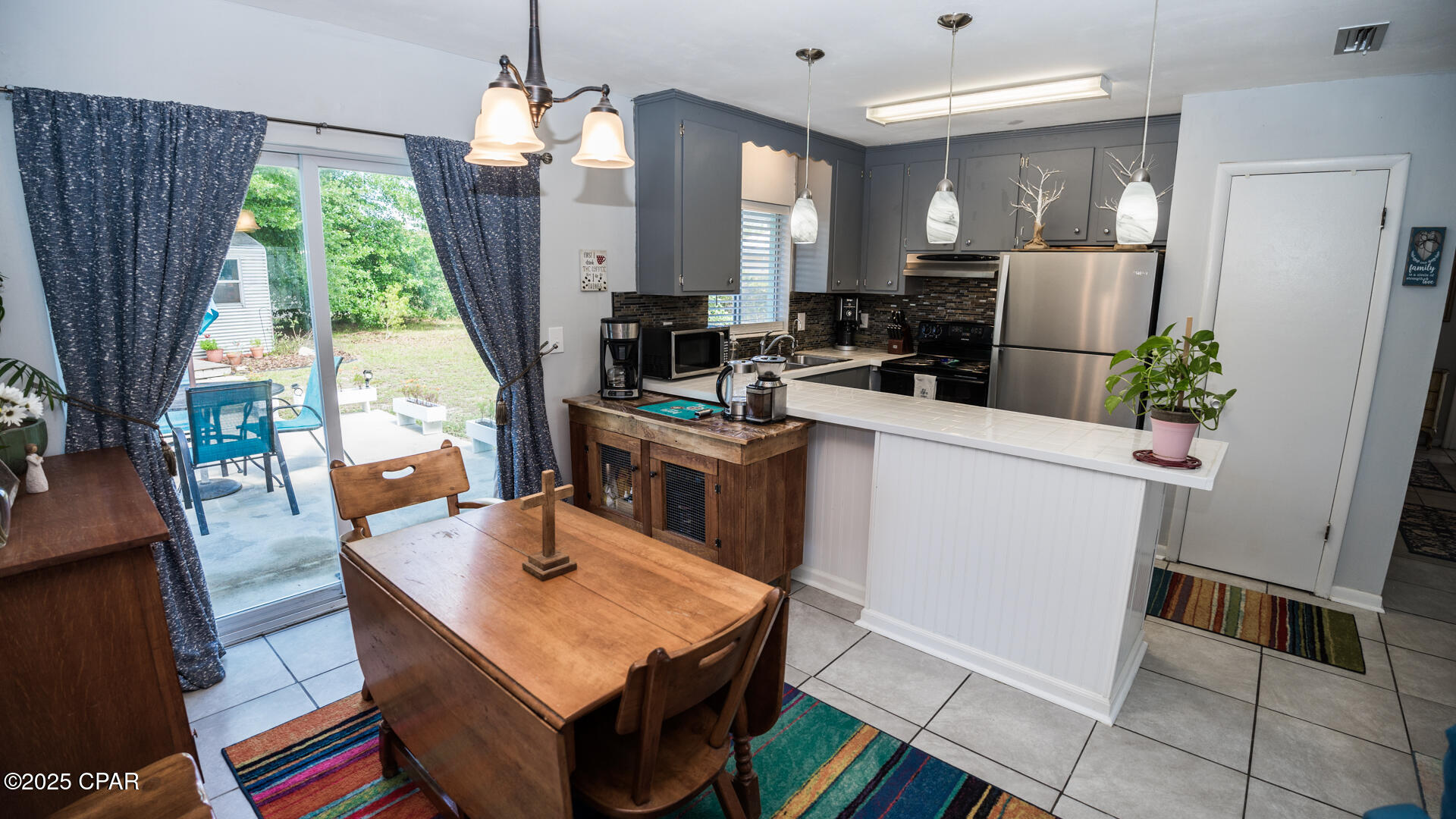 Image 16 For 2808 Garrison Avenue