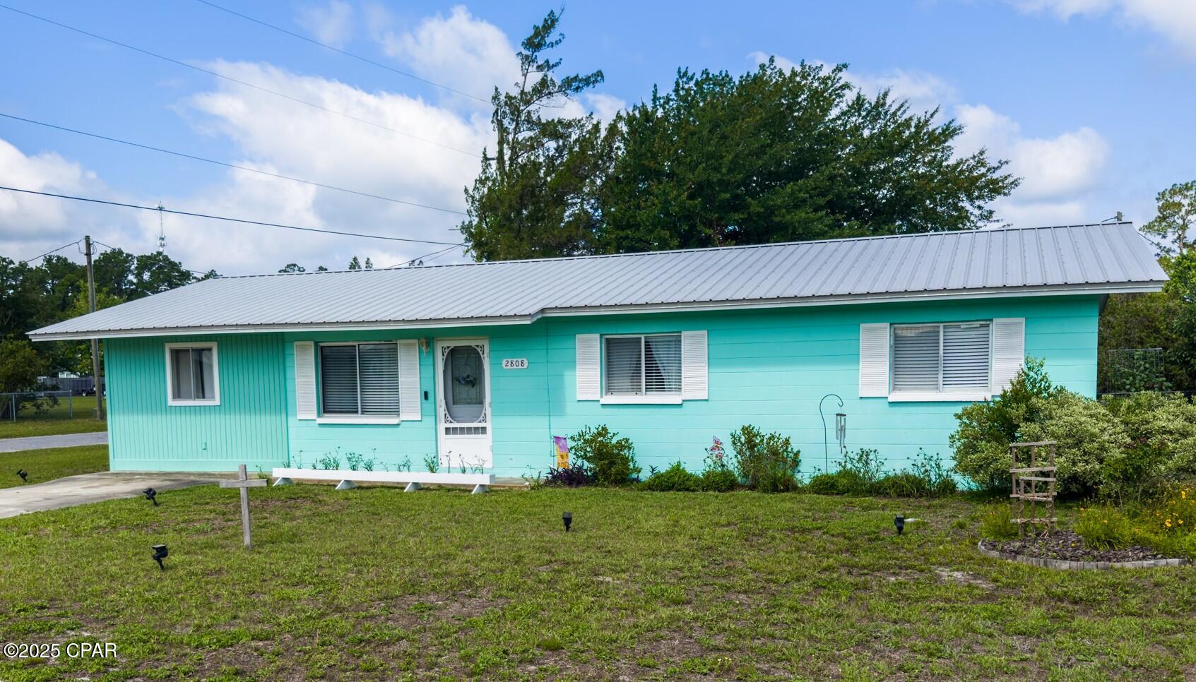 Image 3 For 2808 Garrison Avenue