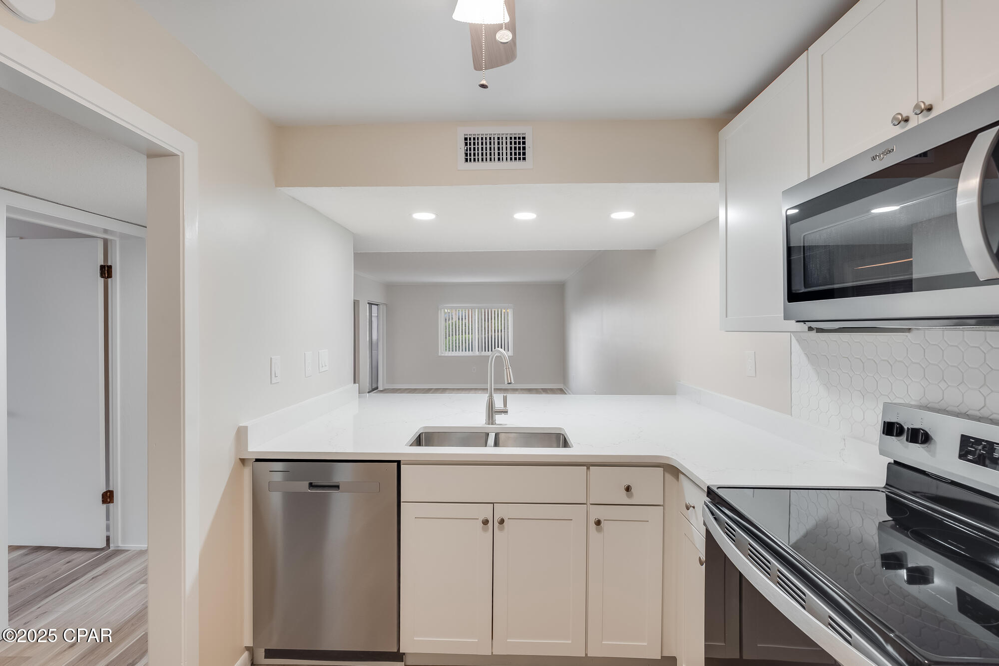 7aua1ti26qj9kew 0m5q0f9tlo8kp8vrslq7cejjz3s