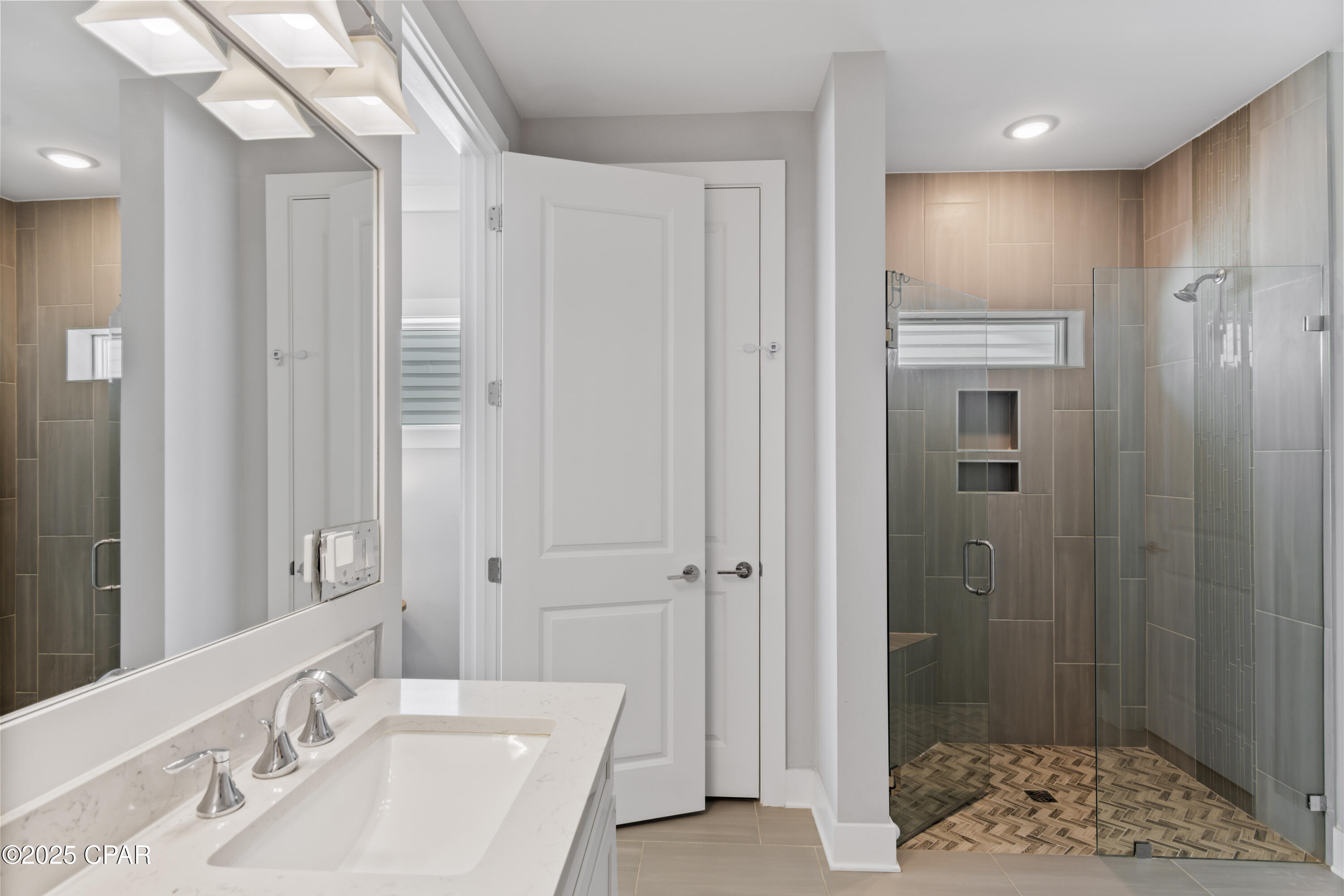 Image 18 For 709 Landing Circle