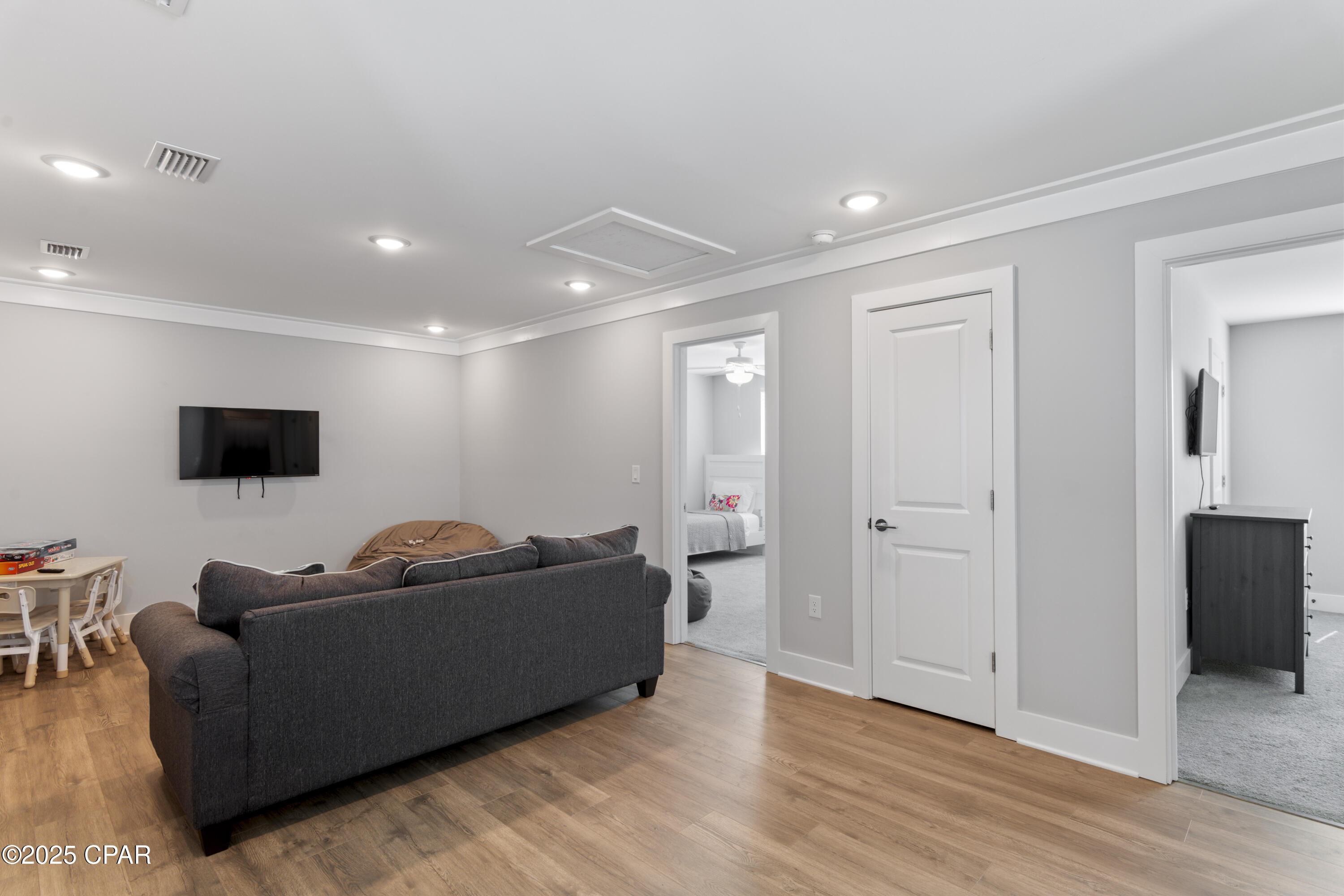 Image 23 For 709 Landing Circle