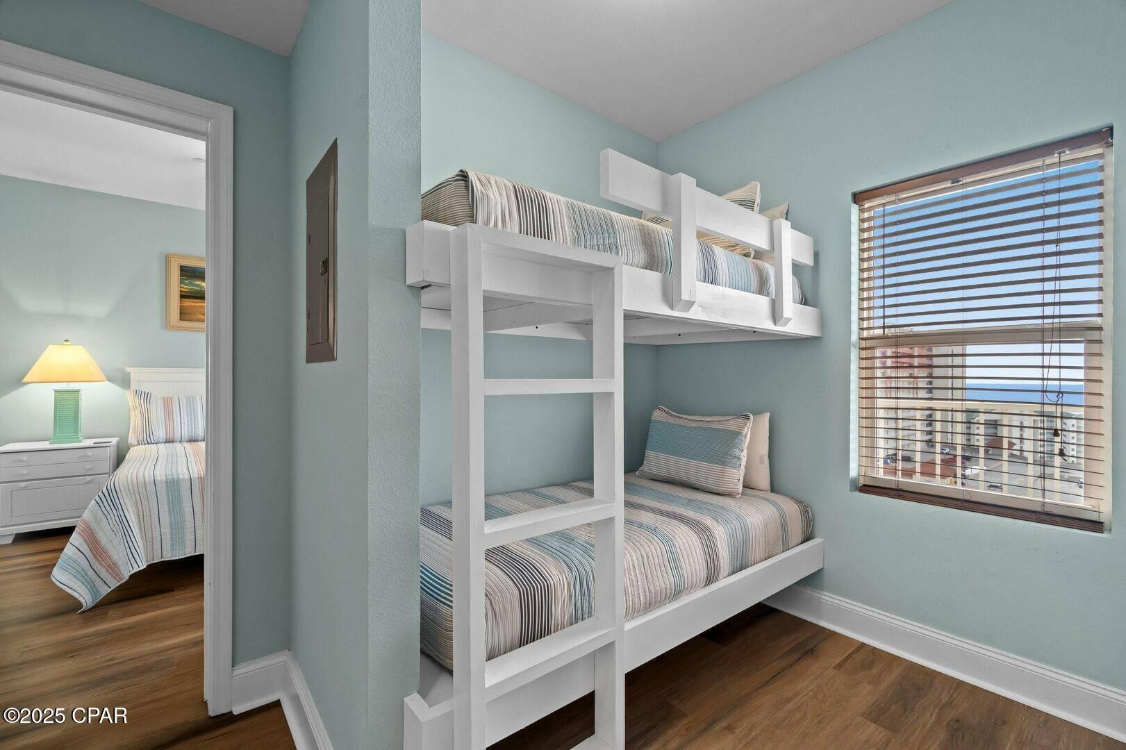 Image 21 For 9902 Thomas Drive 1831