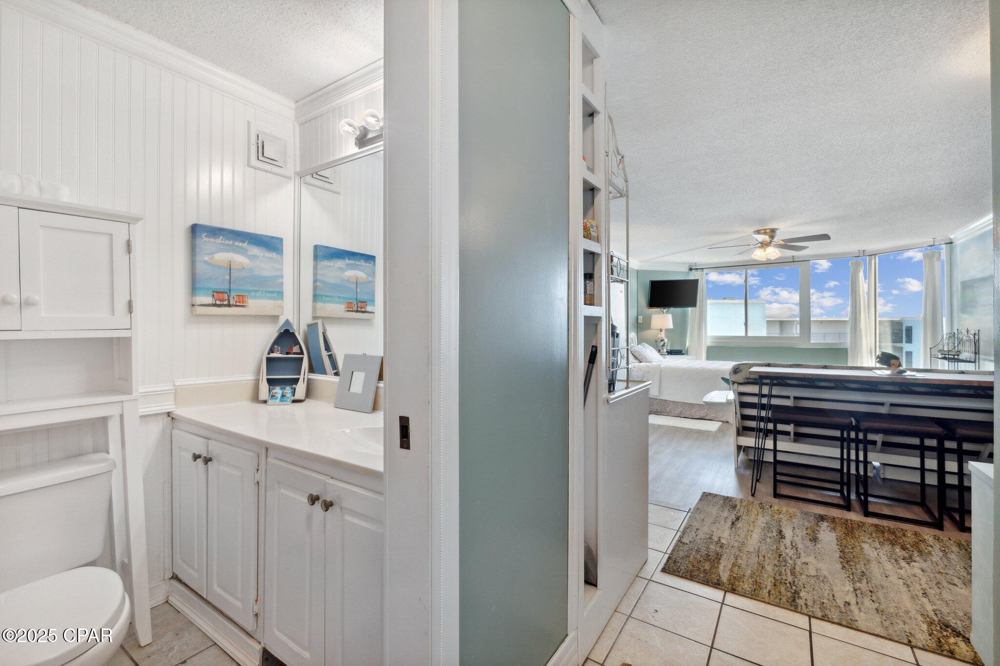 Image 3 For 8817 Thomas Drive A803