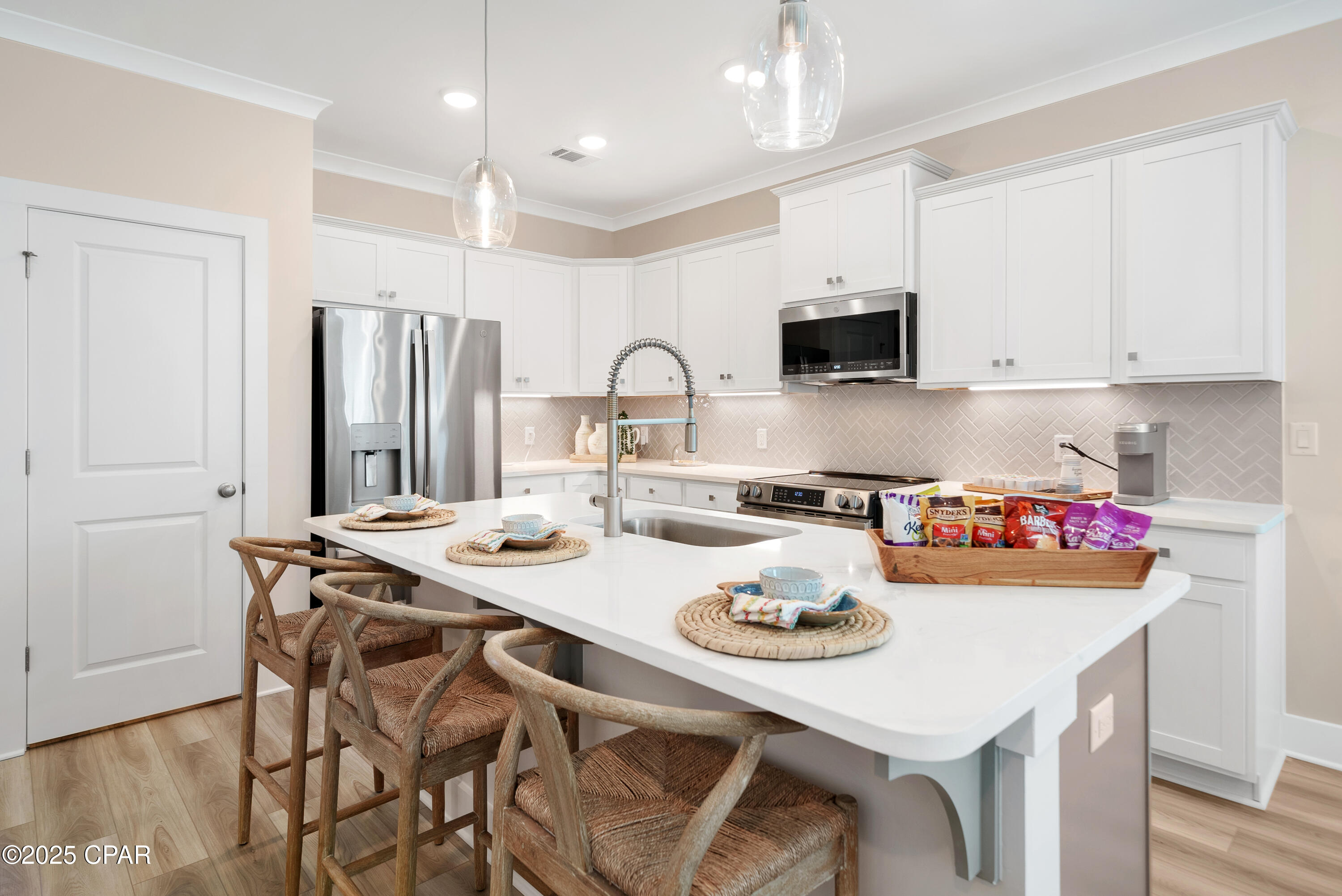 4rmqz7evhyiqrejfnr_bm2hwmgj2ywddrys7aovabku