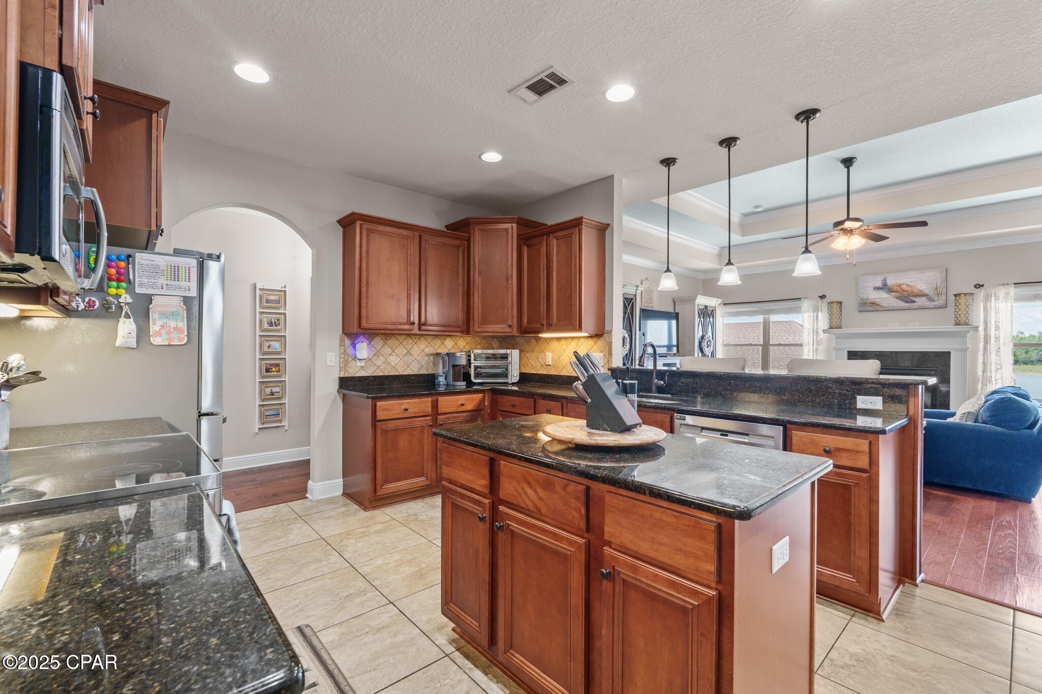 Listing photo id 11 for 111 Lake Merial Boulevard