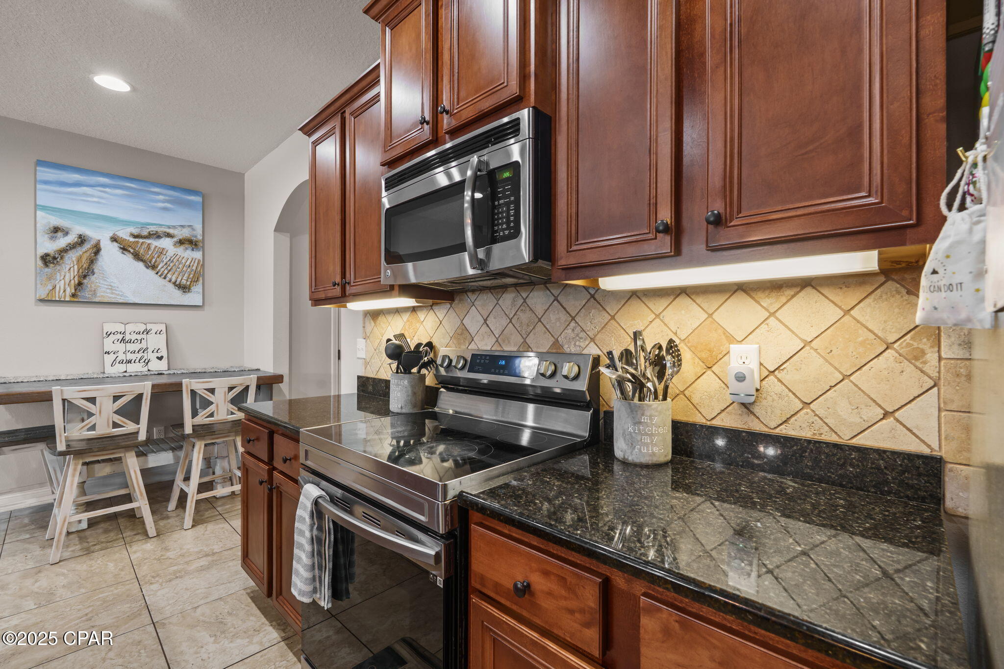 Listing photo id 14 for 111 Lake Merial Boulevard