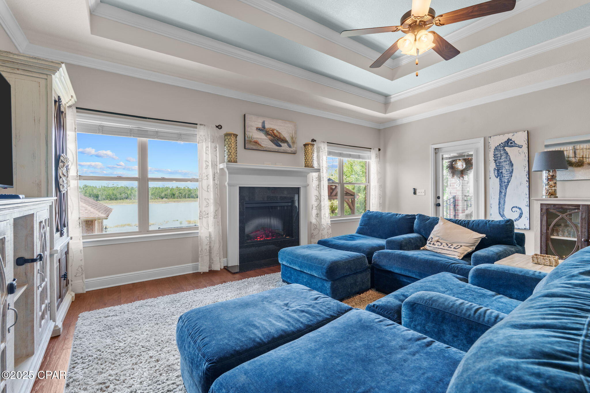 Listing photo id 19 for 111 Lake Merial Boulevard