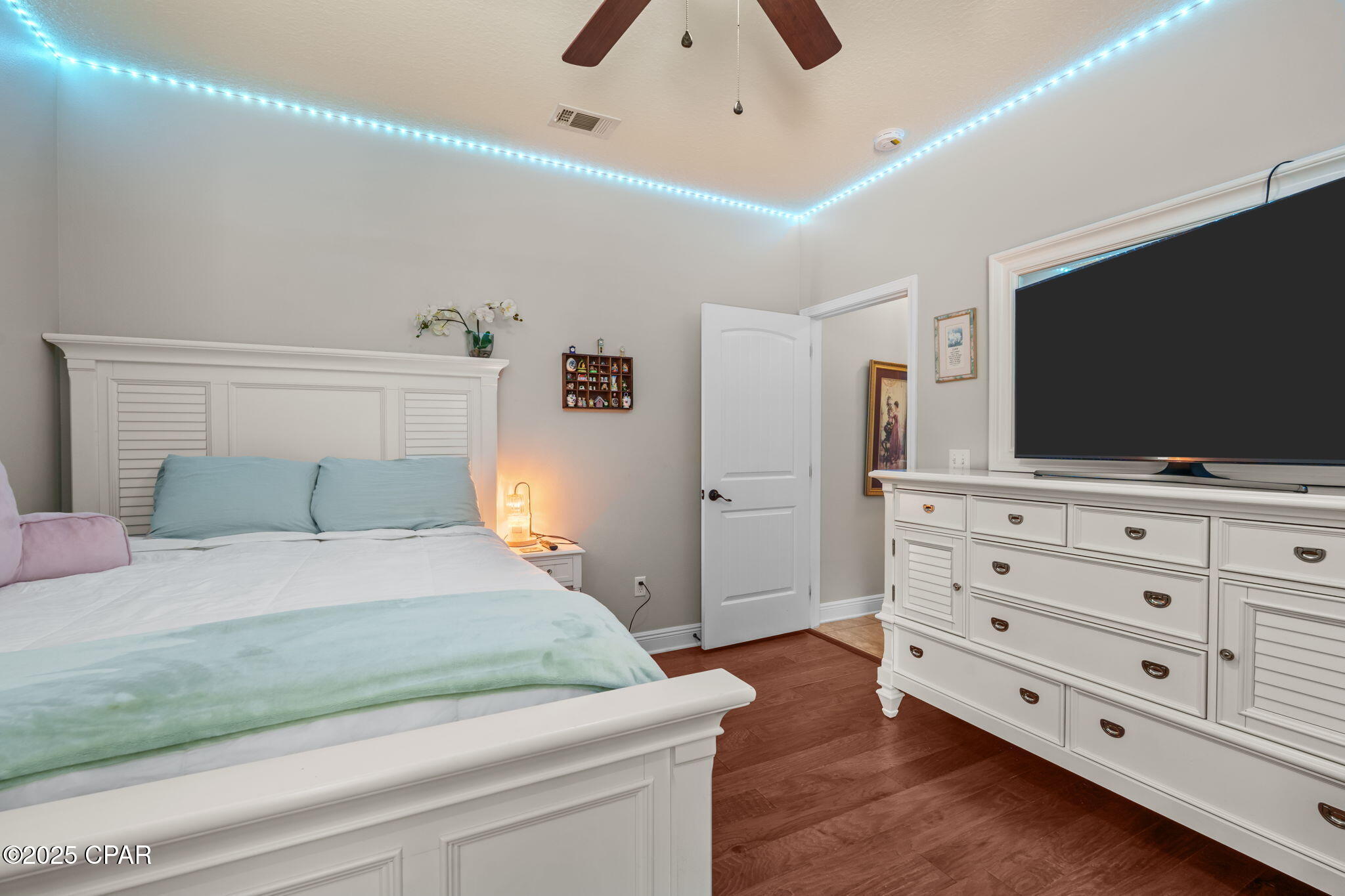 Listing photo id 31 for 111 Lake Merial Boulevard