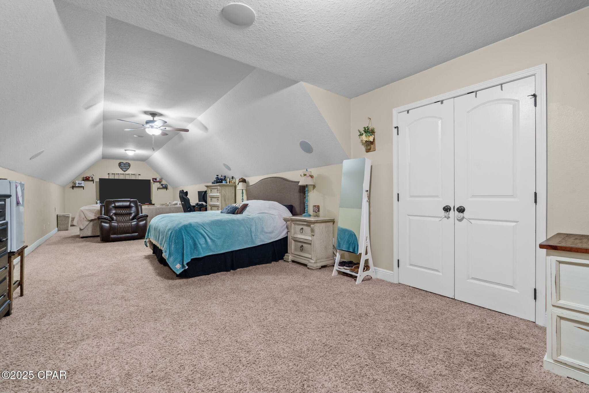 Listing photo id 37 for 111 Lake Merial Boulevard