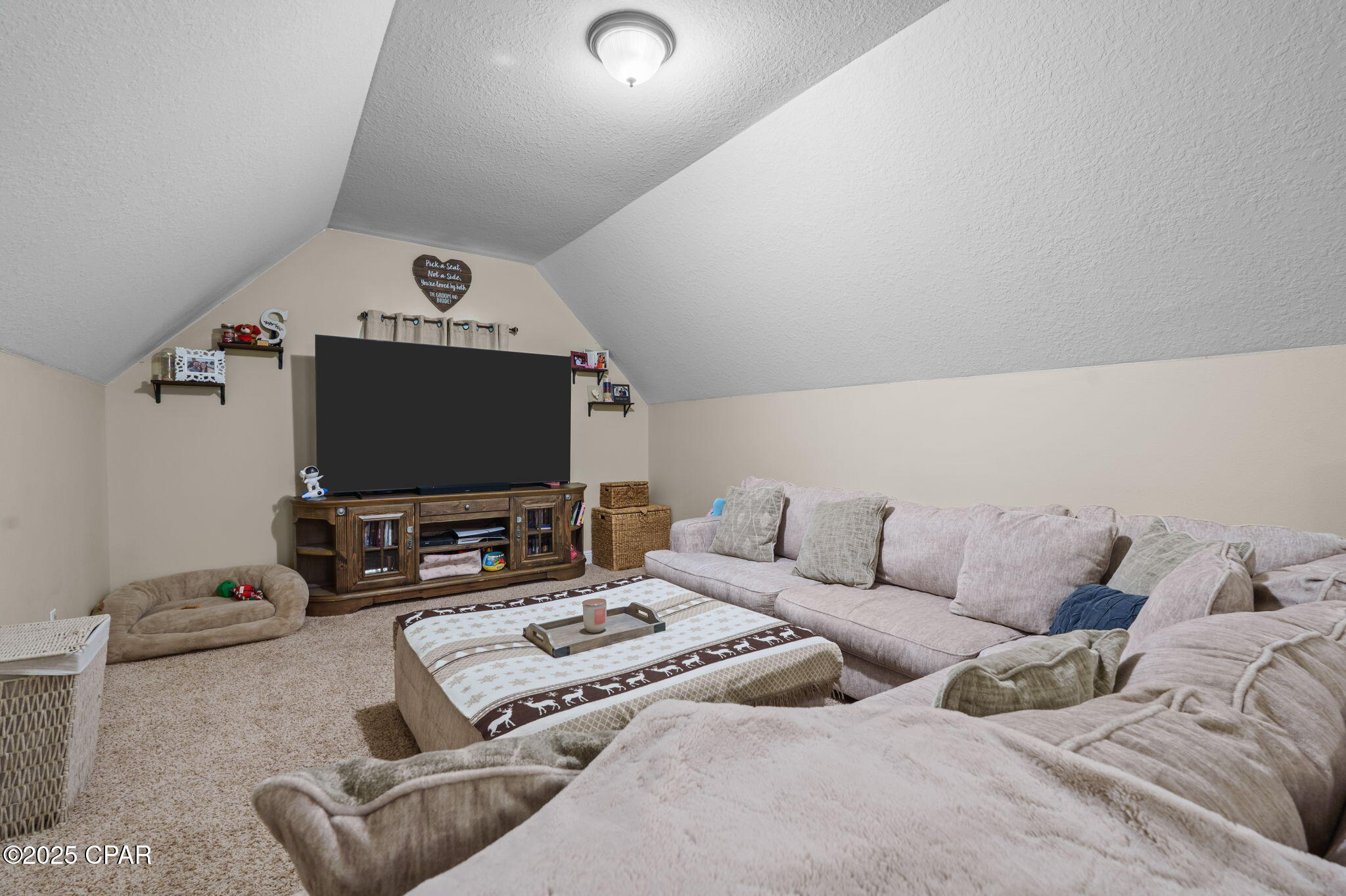 Listing photo id 39 for 111 Lake Merial Boulevard