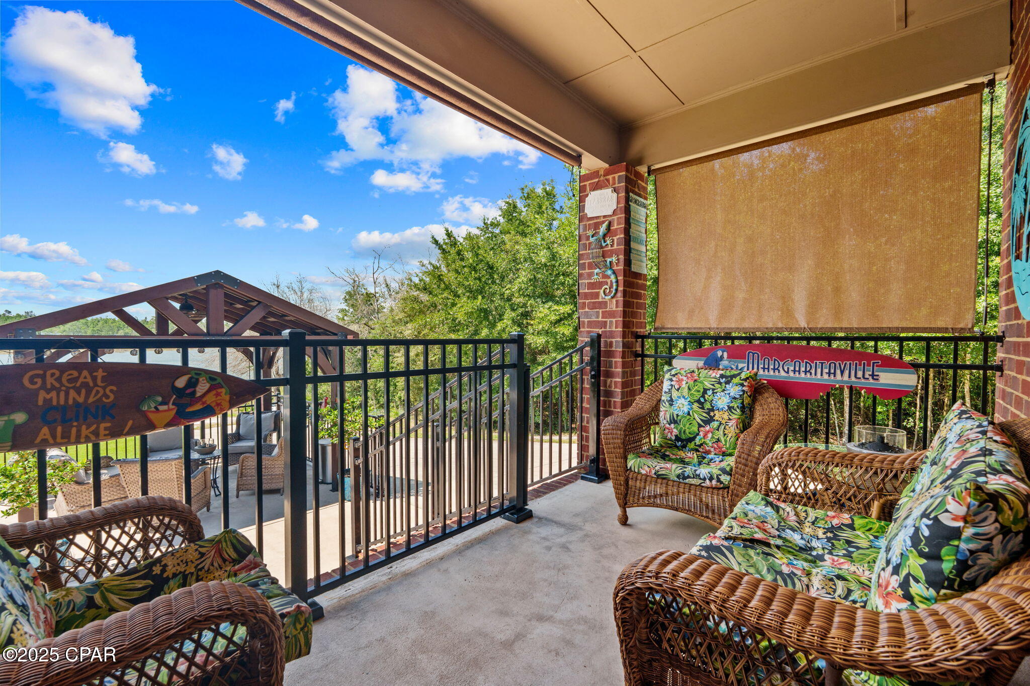 Listing photo id 42 for 111 Lake Merial Boulevard