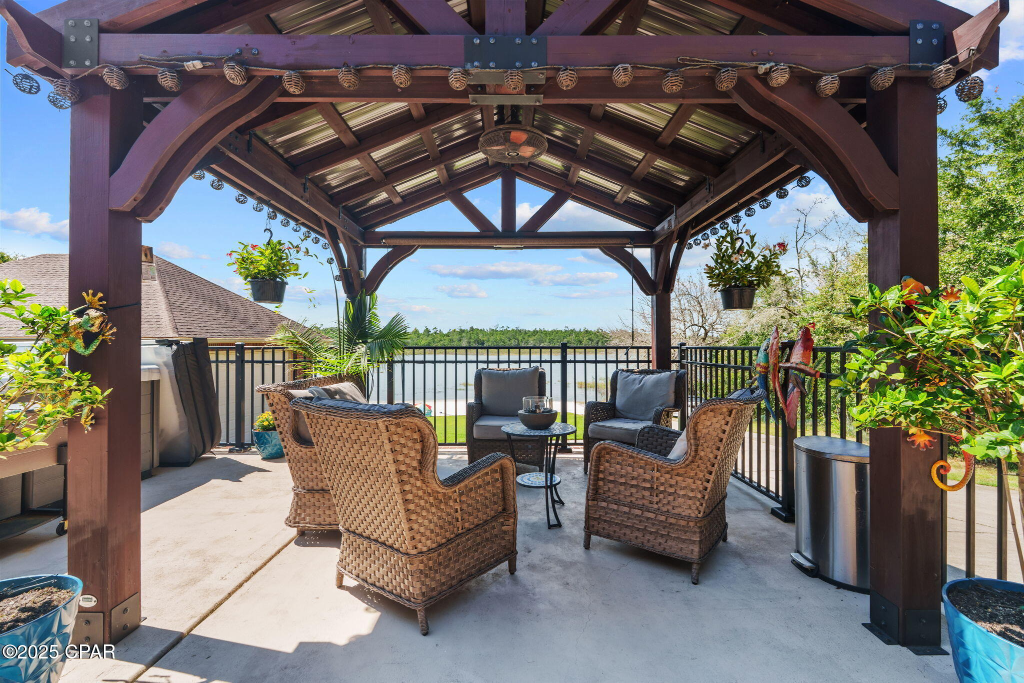 Listing photo id 43 for 111 Lake Merial Boulevard