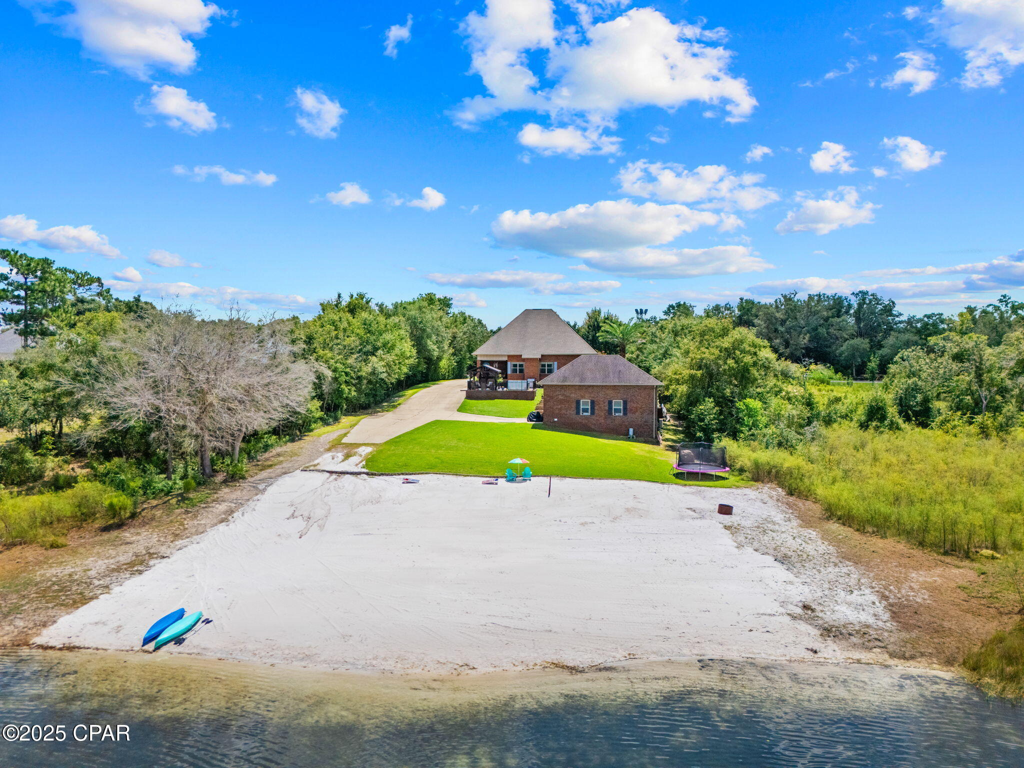 Listing photo id 71 for 111 Lake Merial Boulevard