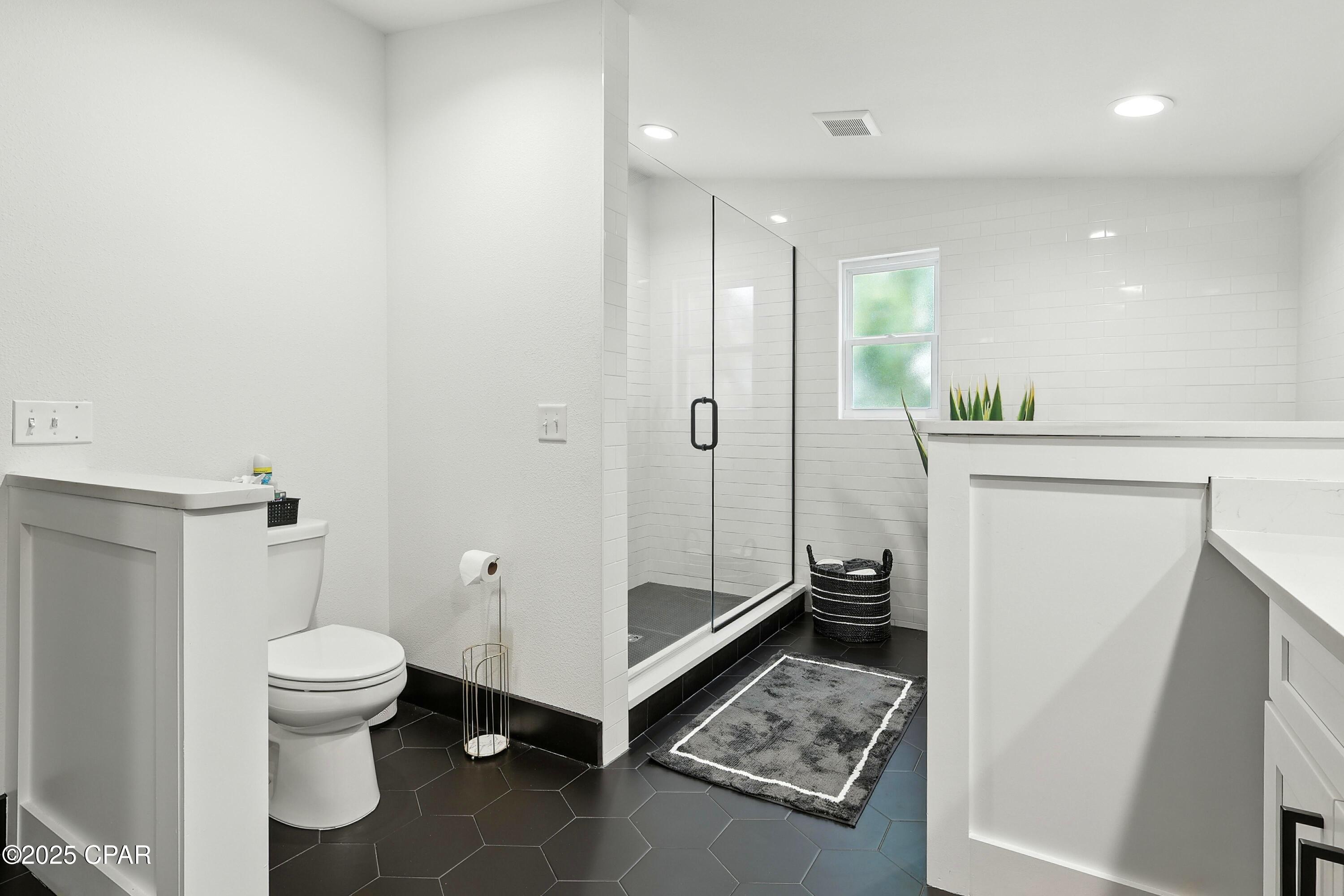 5sycrvlf4_pm7ausbumbken8guh1jsix1ly6txroaws