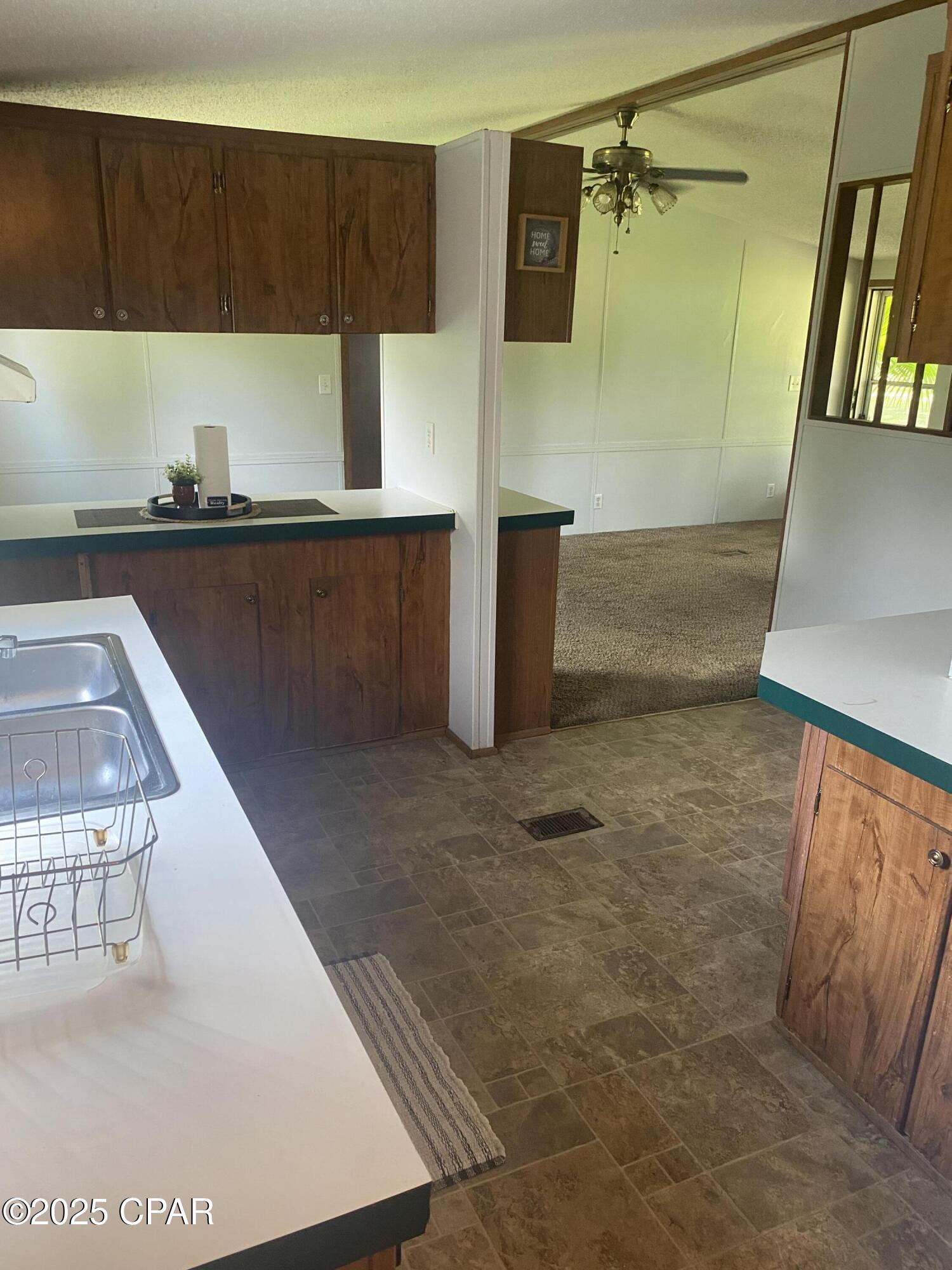 7kn5pgv9udzn8pkiqkickoagq4abhelnq9lrxclnii8