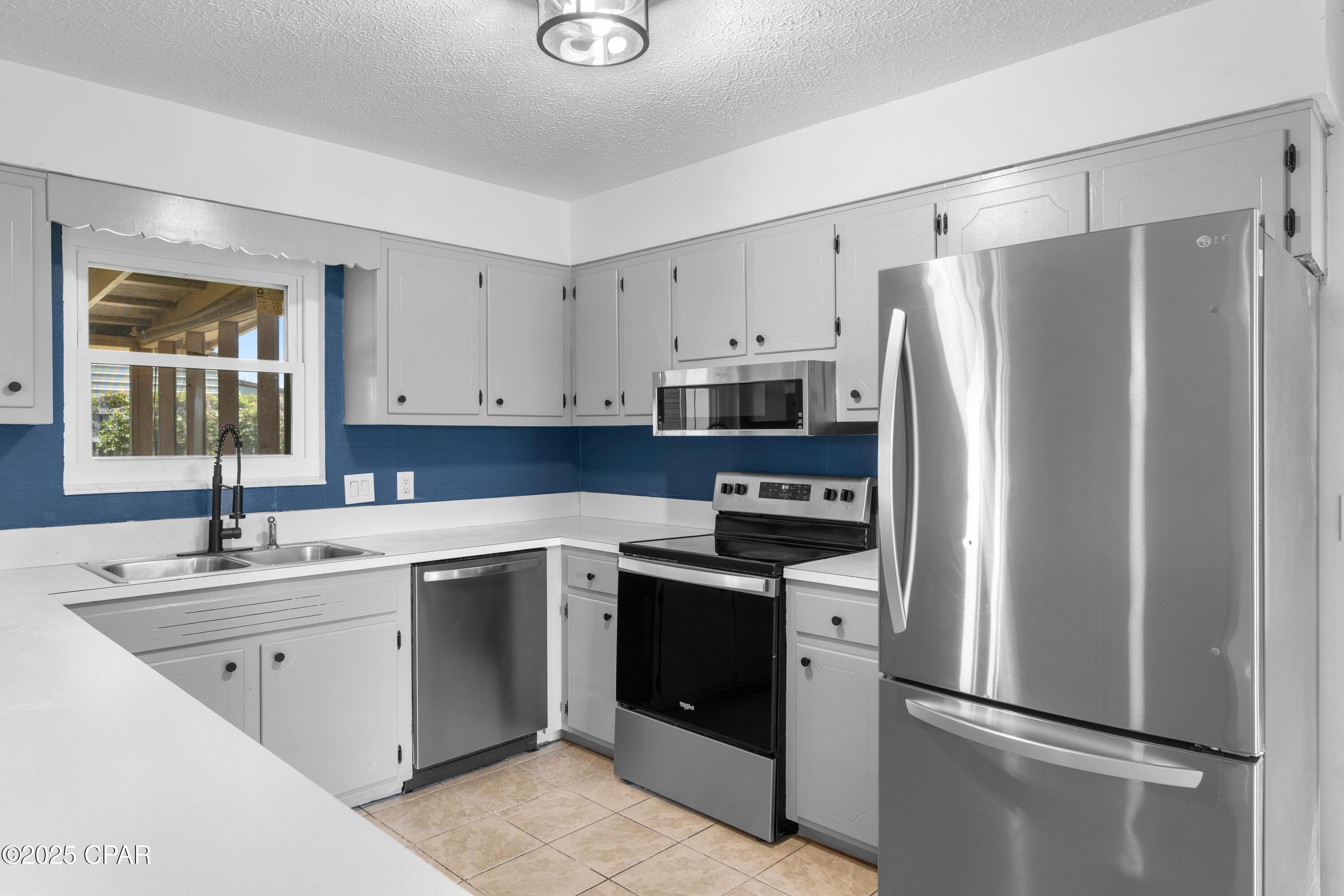 Iif2gmn N_m3vszt31wtb8yyznnt6hu0ff3smbyinri