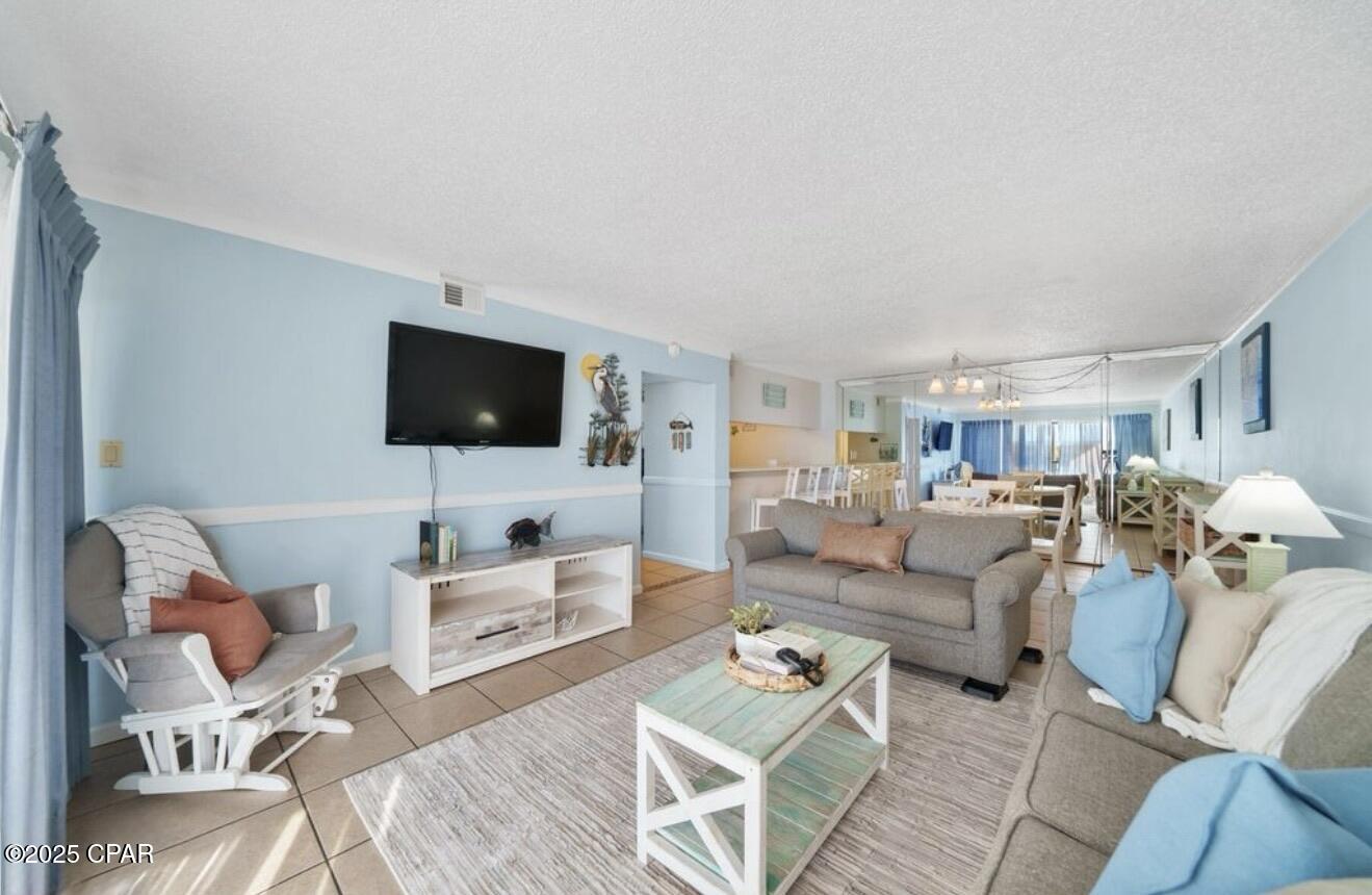 Image 3 For 8815 Thomas Drive 105