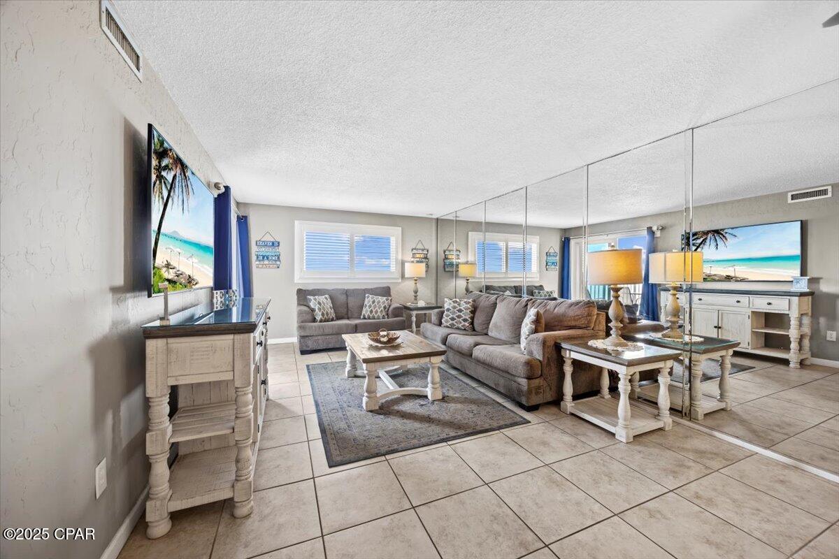 Image 10 For 5801 Thomas Drive 1003