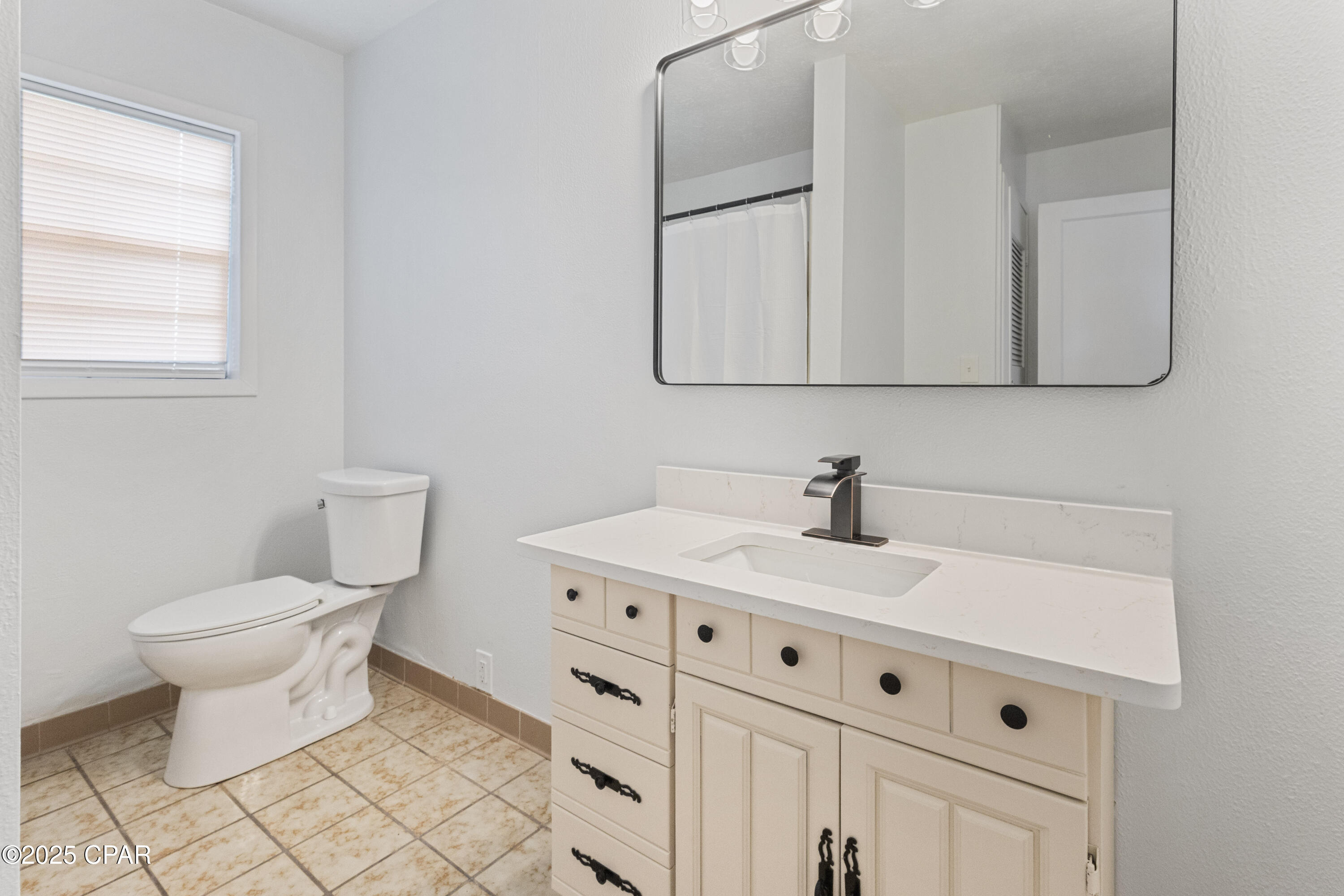 Image 16 For 210 Cove Boulevard