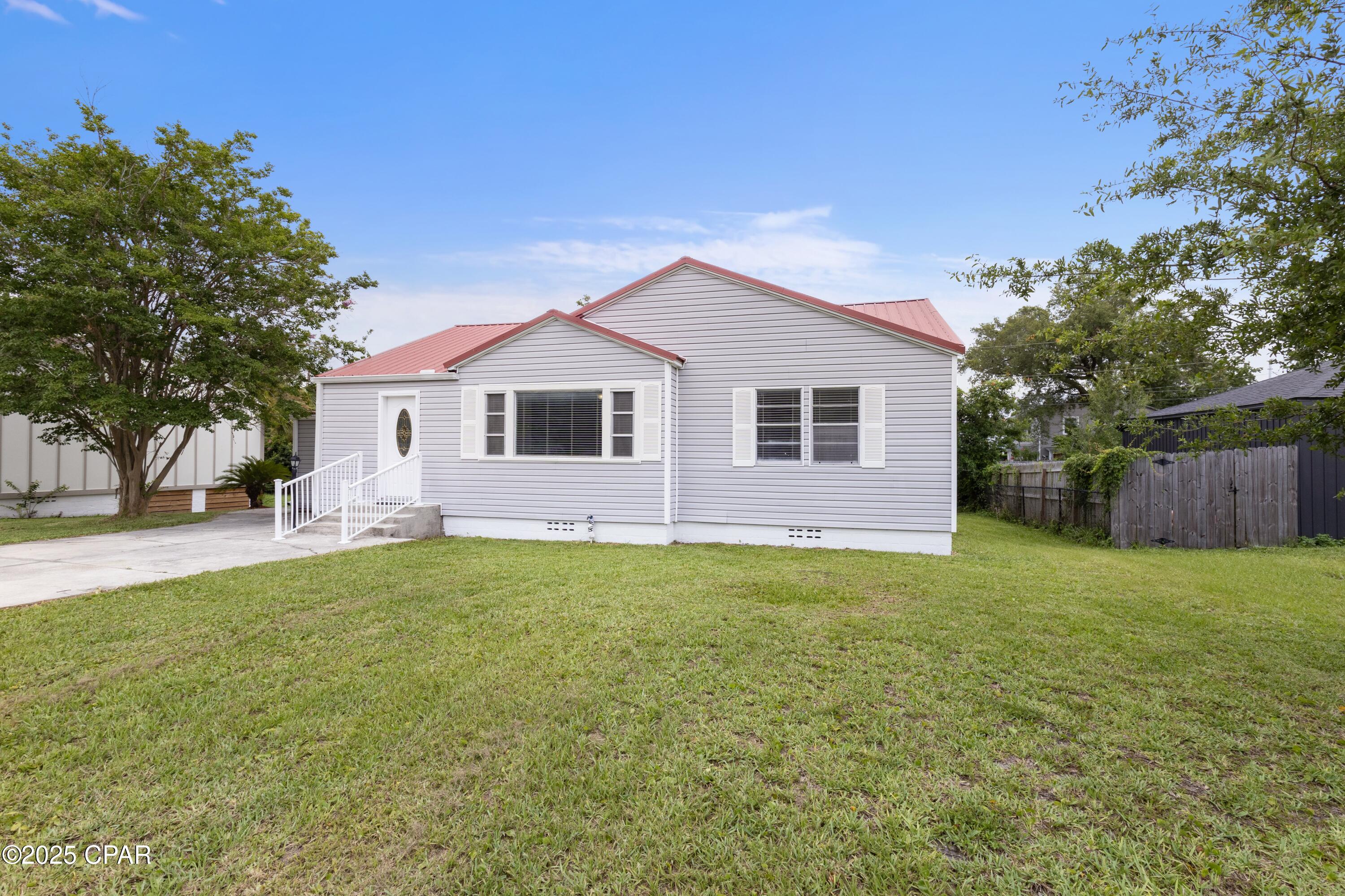 Image 24 For 210 Cove Boulevard