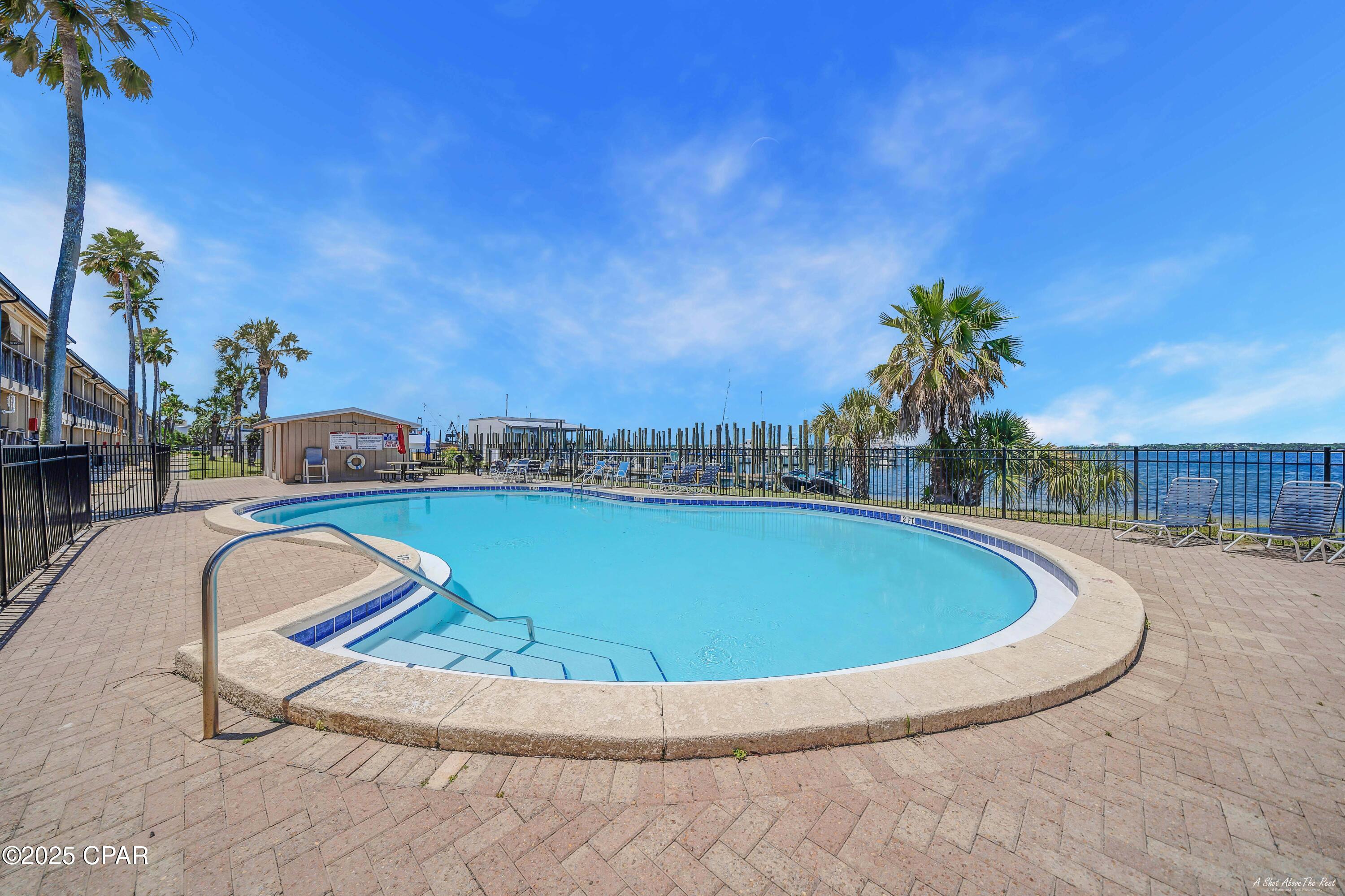 E Cs_3bphjwdrgizqwqmayvrobsmt2bfmkxi5kpicyq