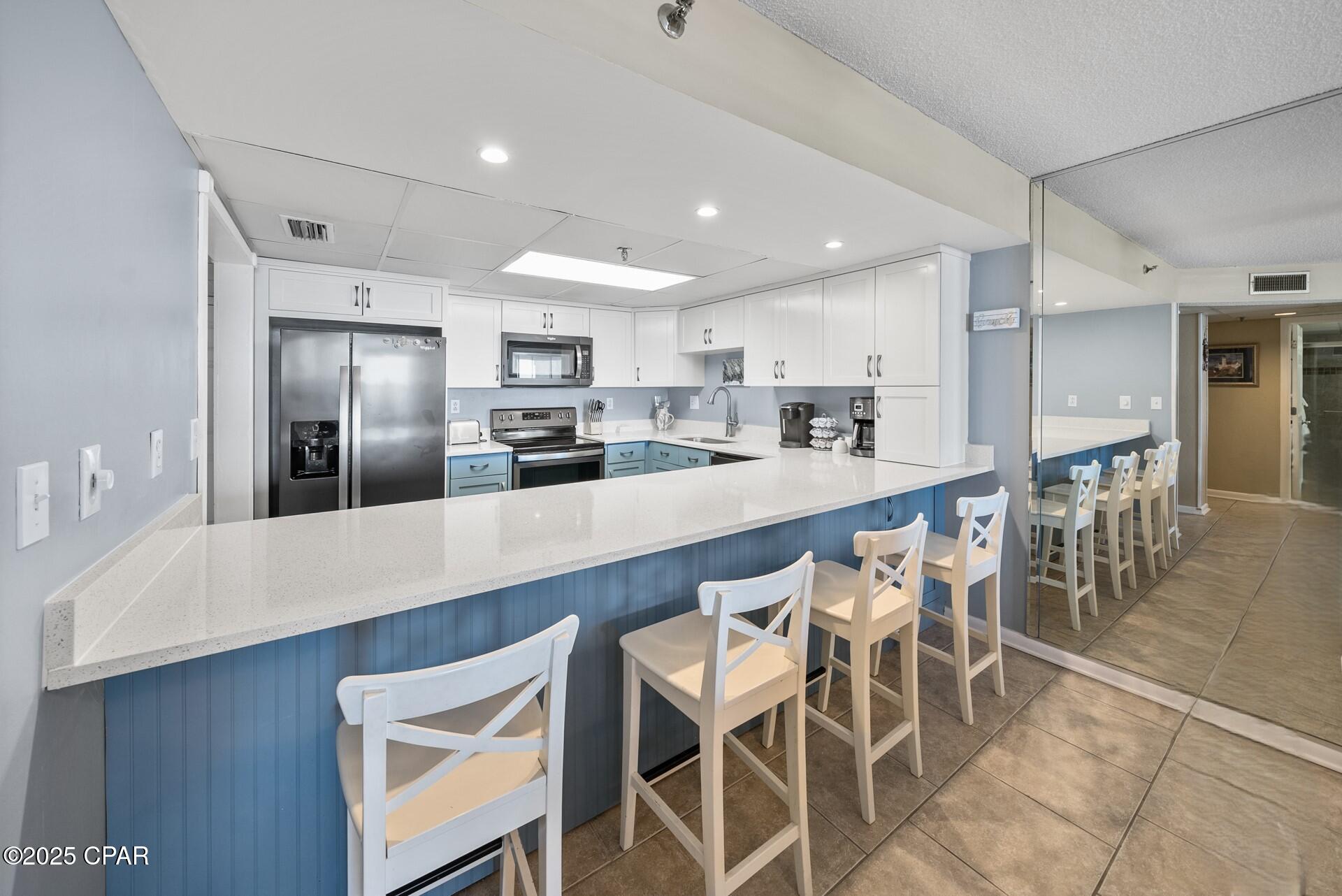 Image 6 For 6201 Thomas Drive 406