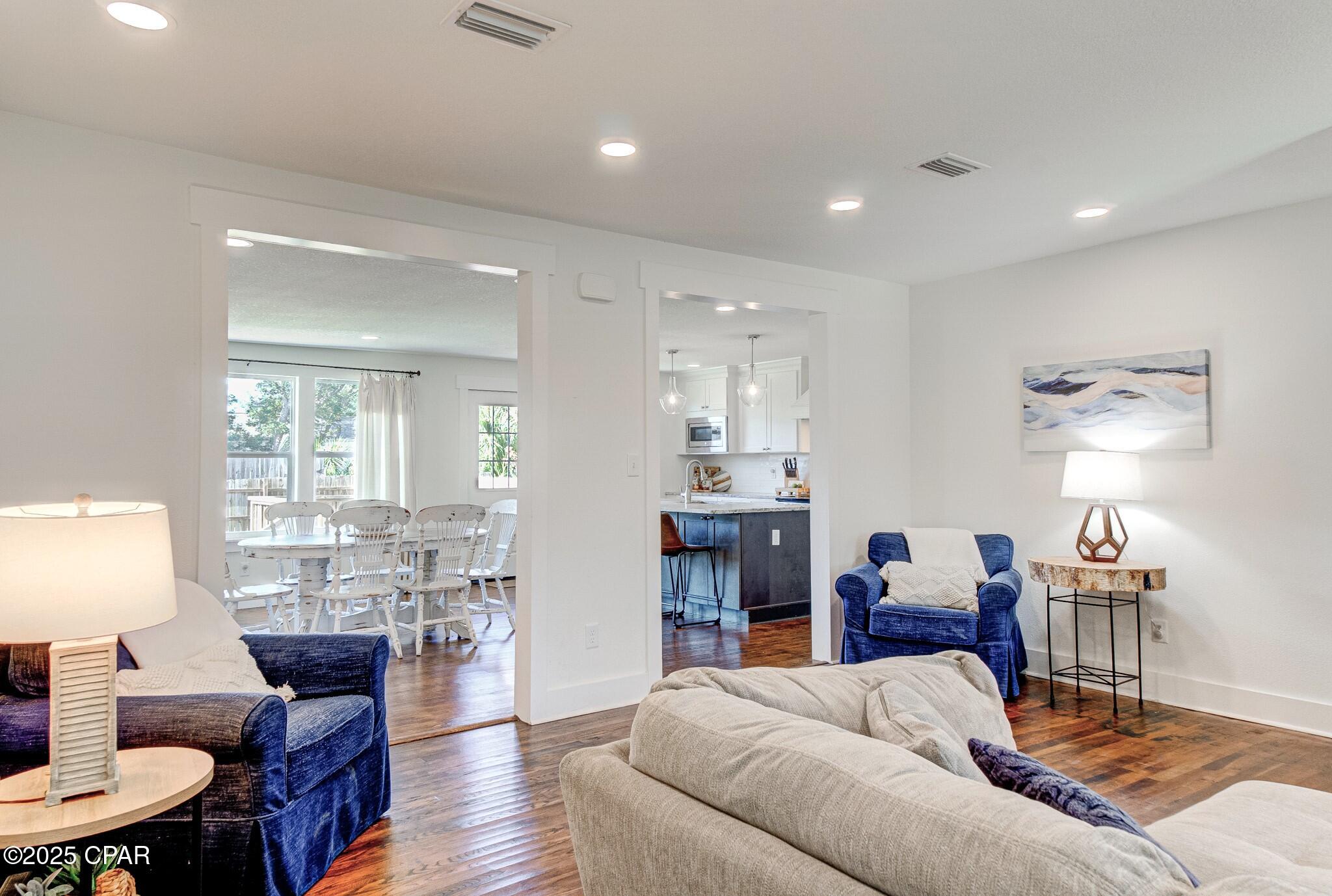 Image 9 For 307 Palo Alto Avenue