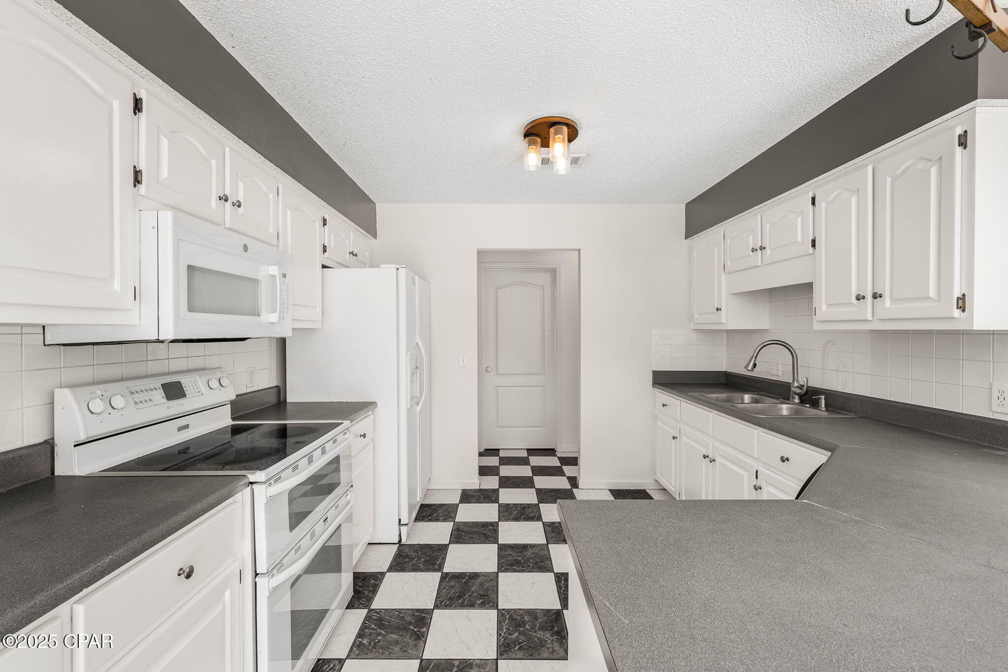 Ui9dom3orlxn5jxbt Kd3afv9snqusrredh Ssd727m